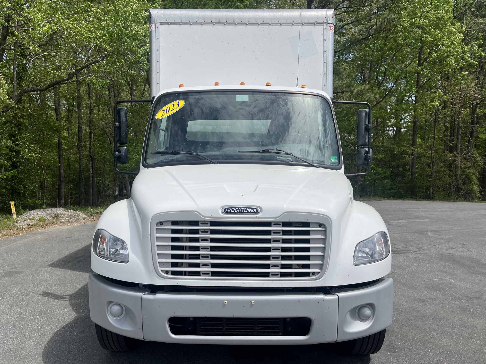 2023 Freightliner M2 - image 2 of 6