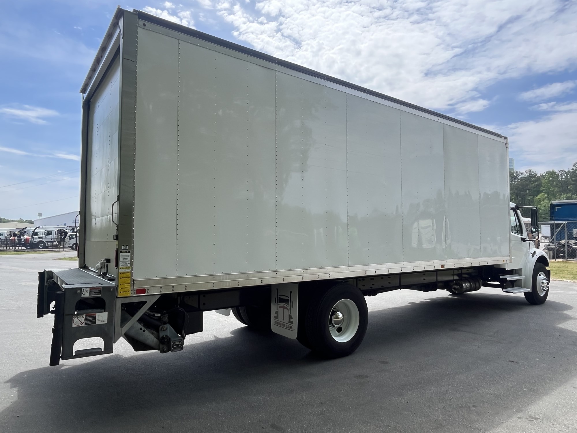 2023 Freightliner M2 - image 6 of 6