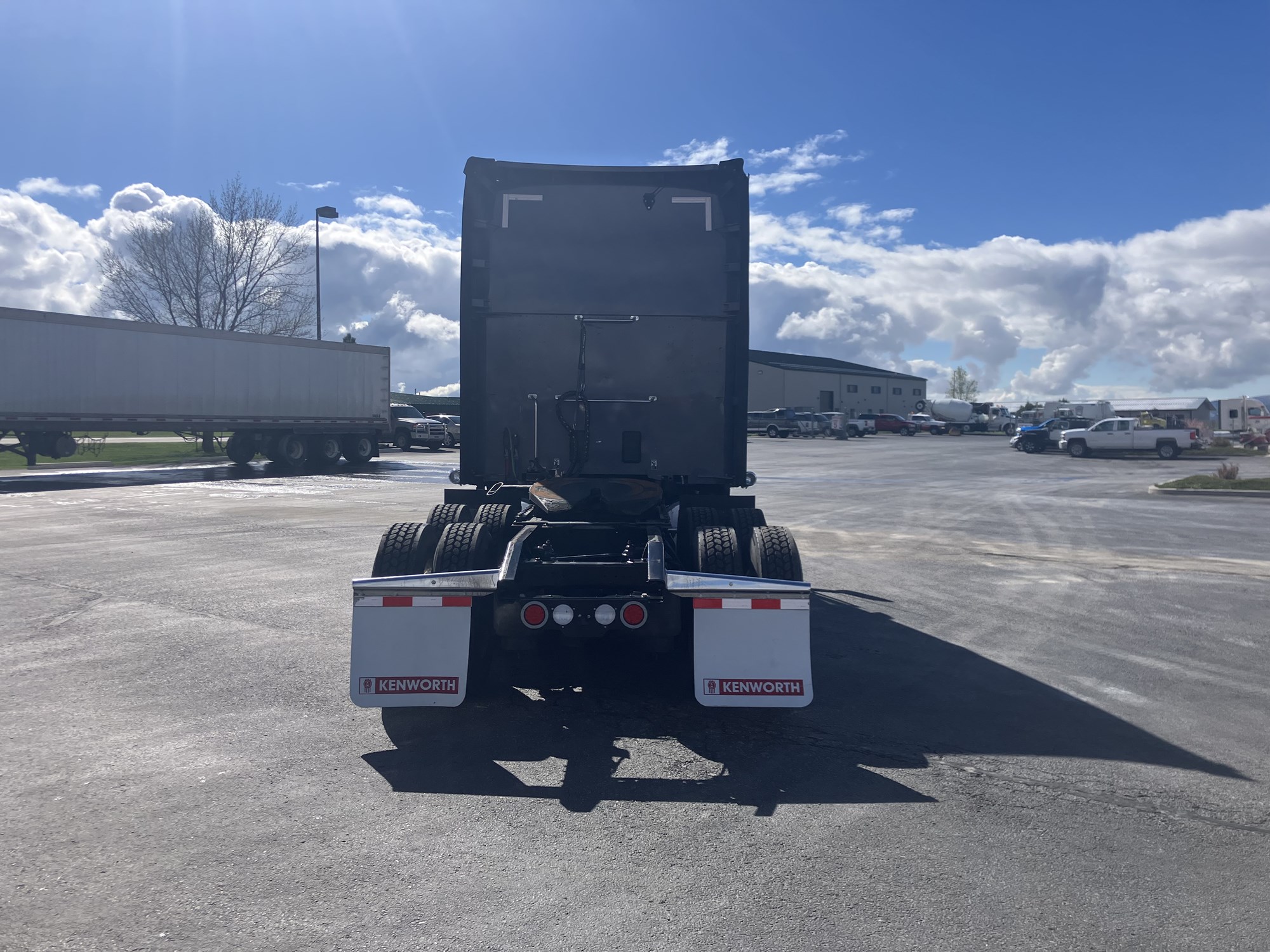 2023 Kenworth T680 - image 6 of 6