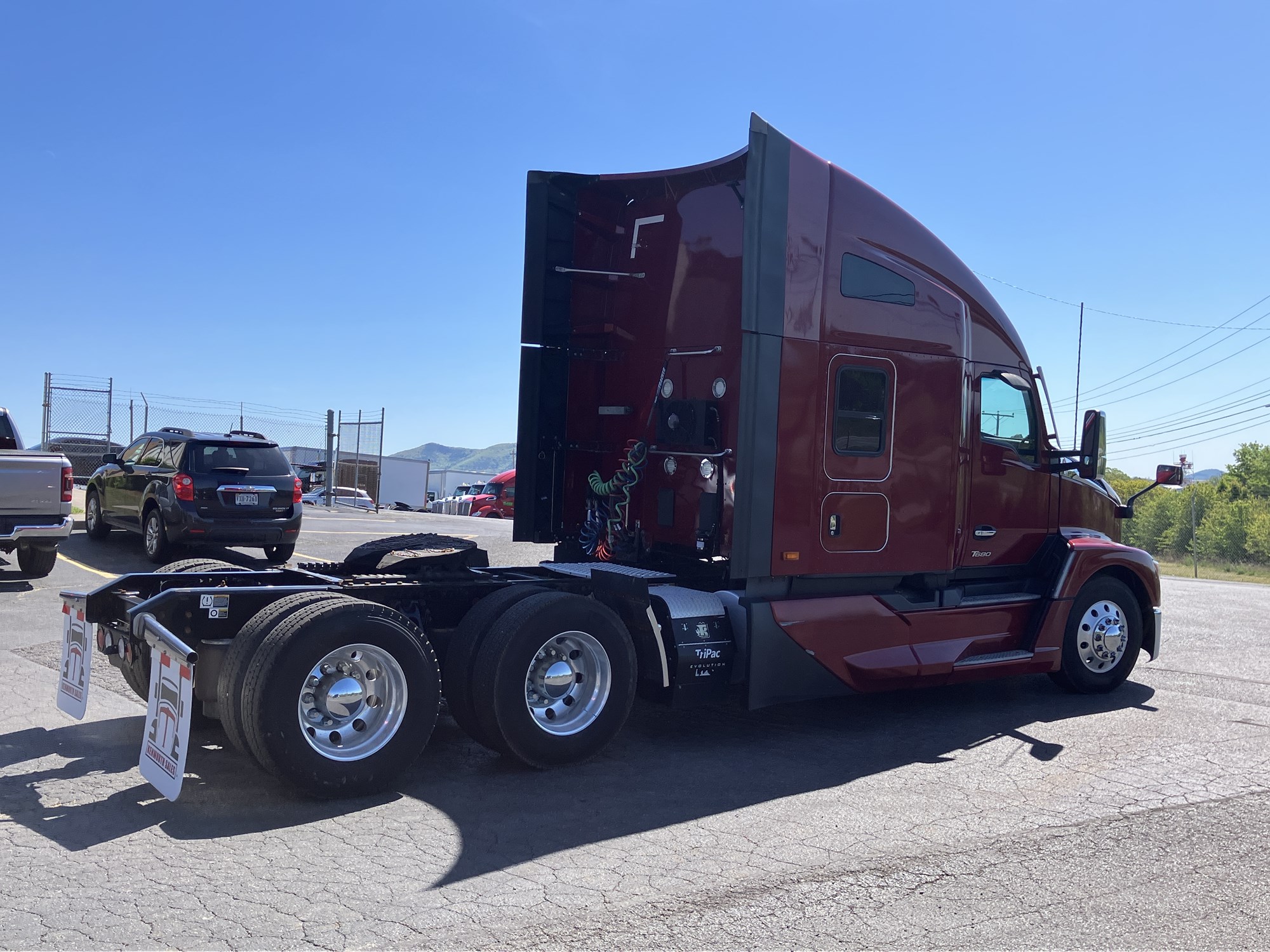 2023 Kenworth T680 Next Gen - image 4 of 6