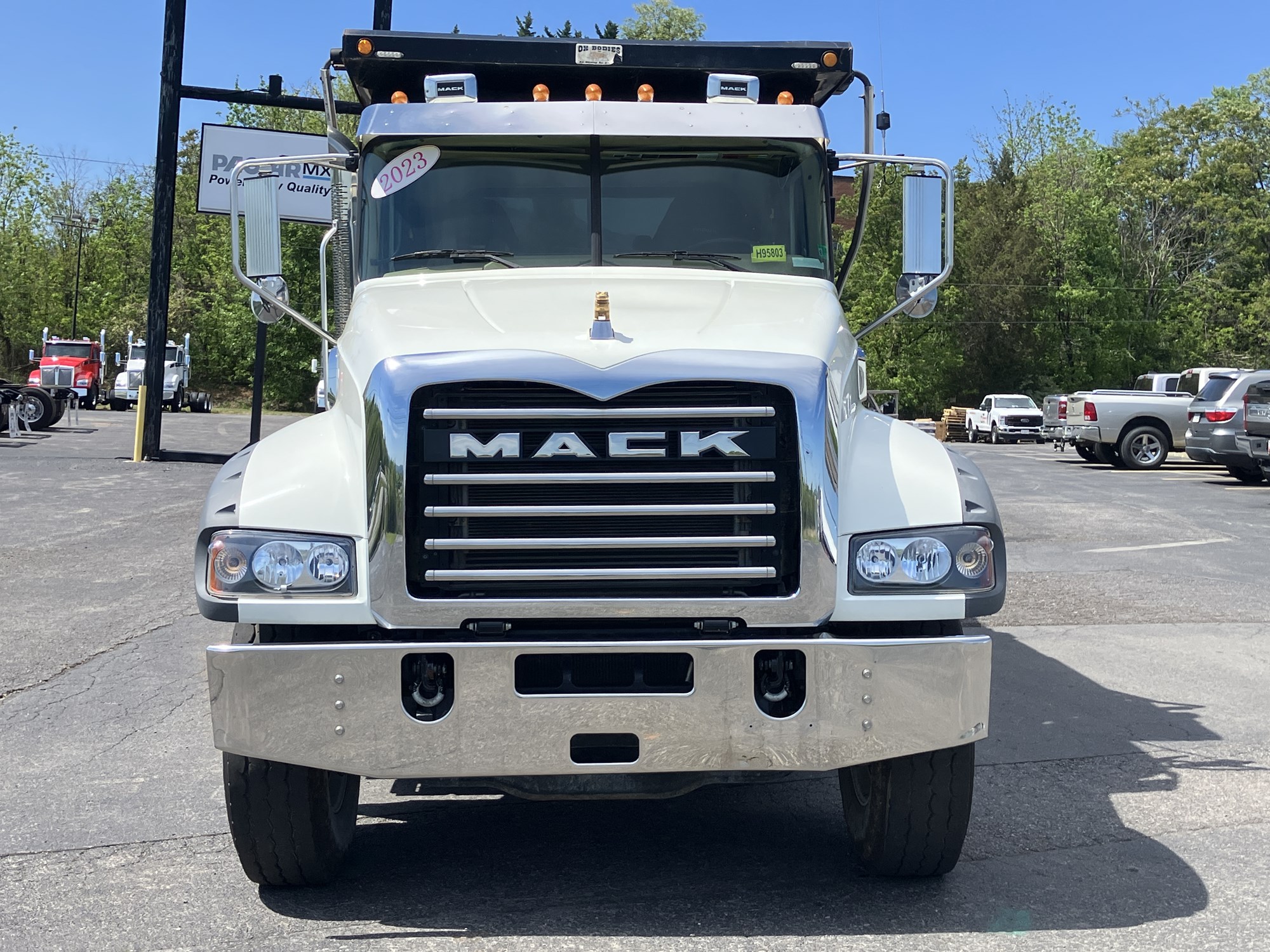 2023 Mack Granite - image 2 of 6