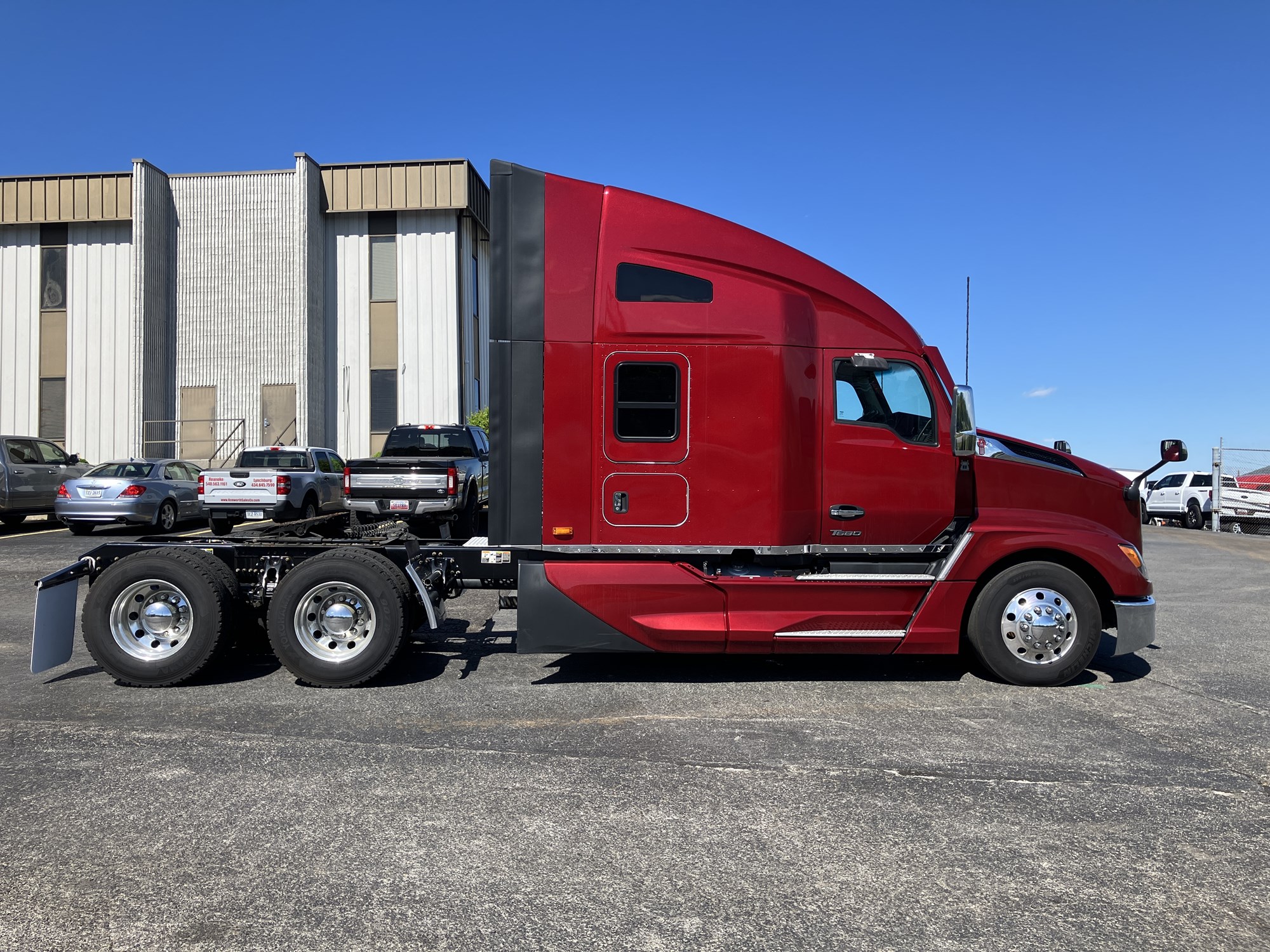 2024 Kenworth T680 Next Gen - image 3 of 6