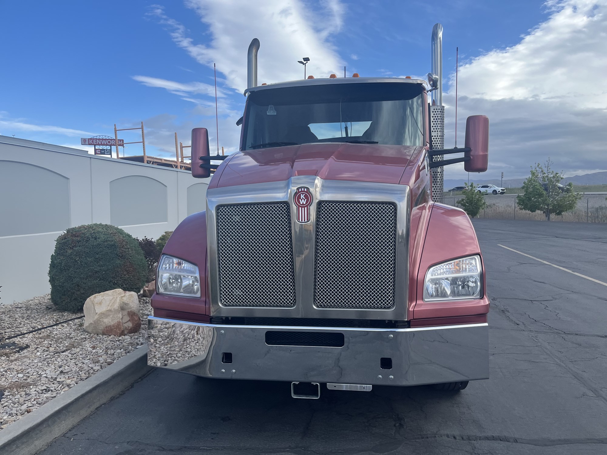 2024 Kenworth T880 - image 3 of 6