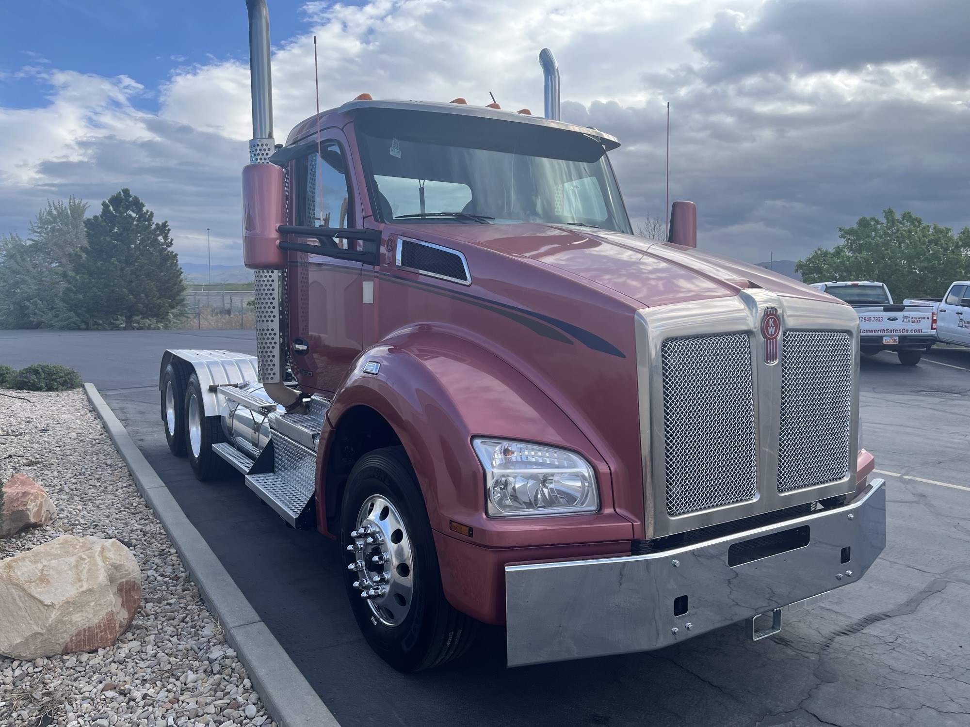 2024 Kenworth T880 - image 4 of 6