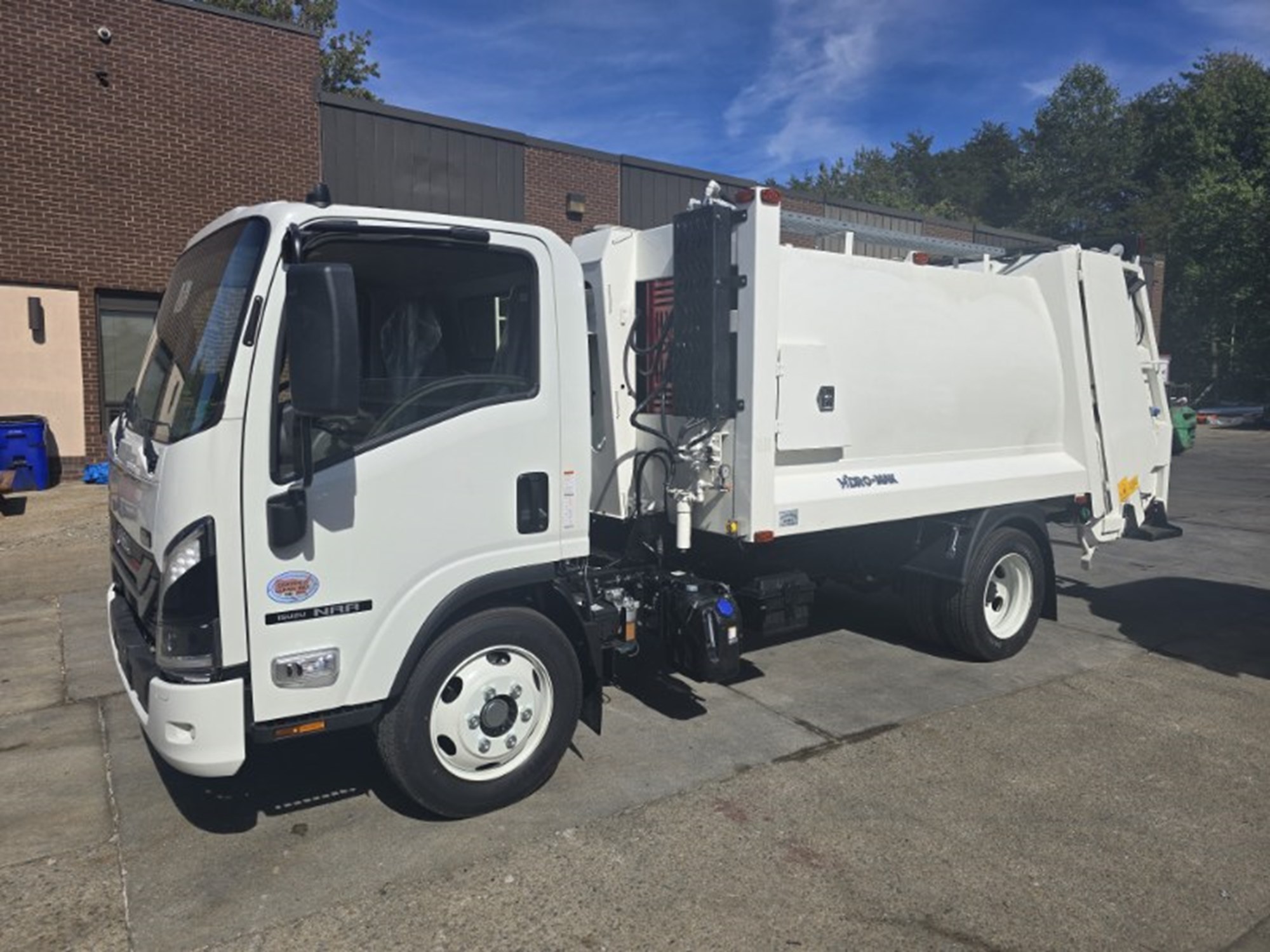 2026 Isuzu NRR 3U2 - image 1 of 6