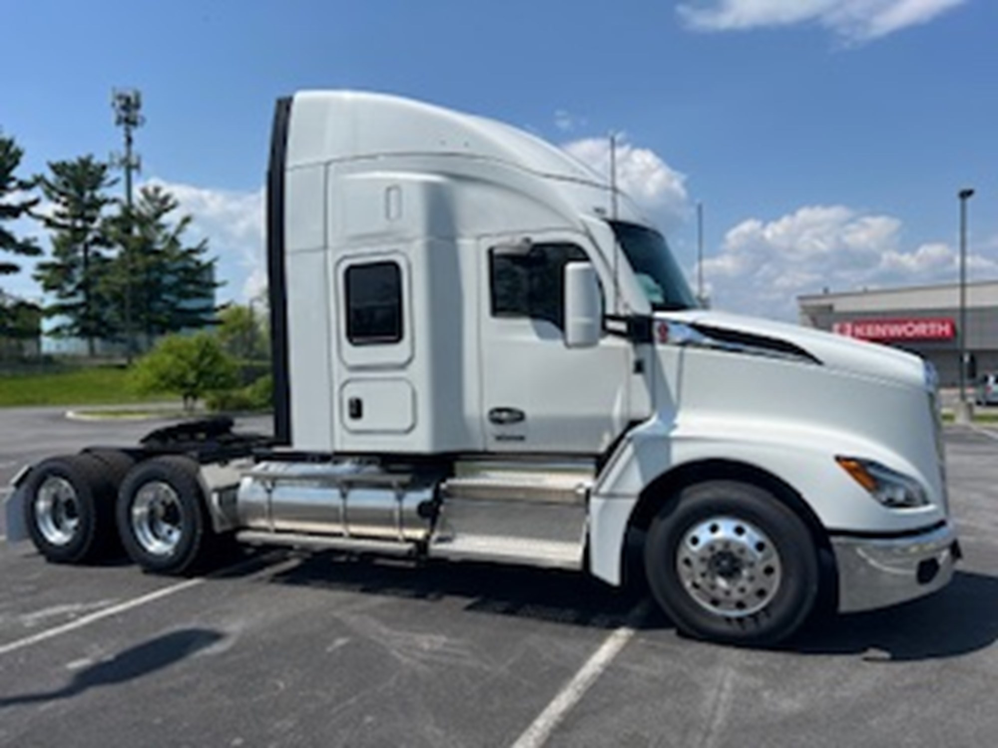 2026 Kenworth T680 Next Gen - image 3 of 6