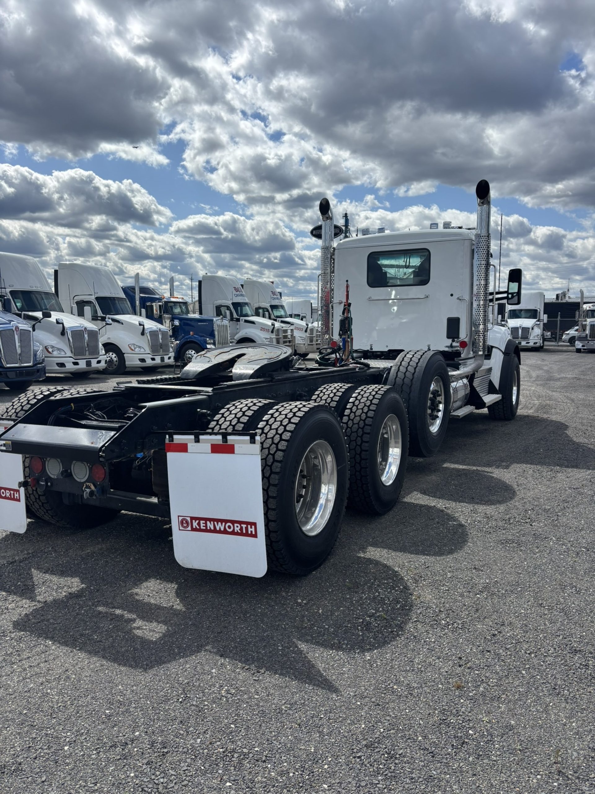 2026 Kenworth T880 - image 5 of 6