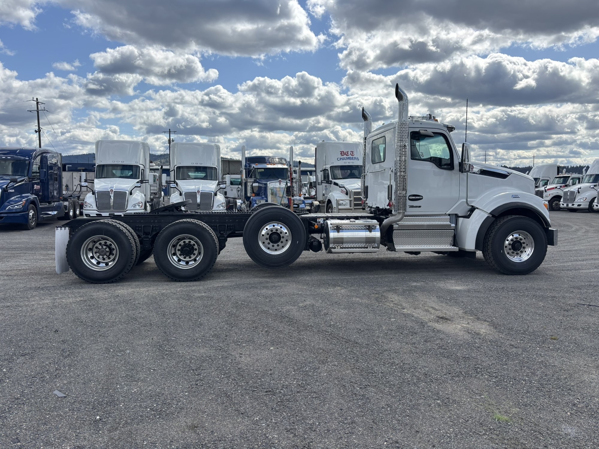 2026 Kenworth T880 - image 6 of 6