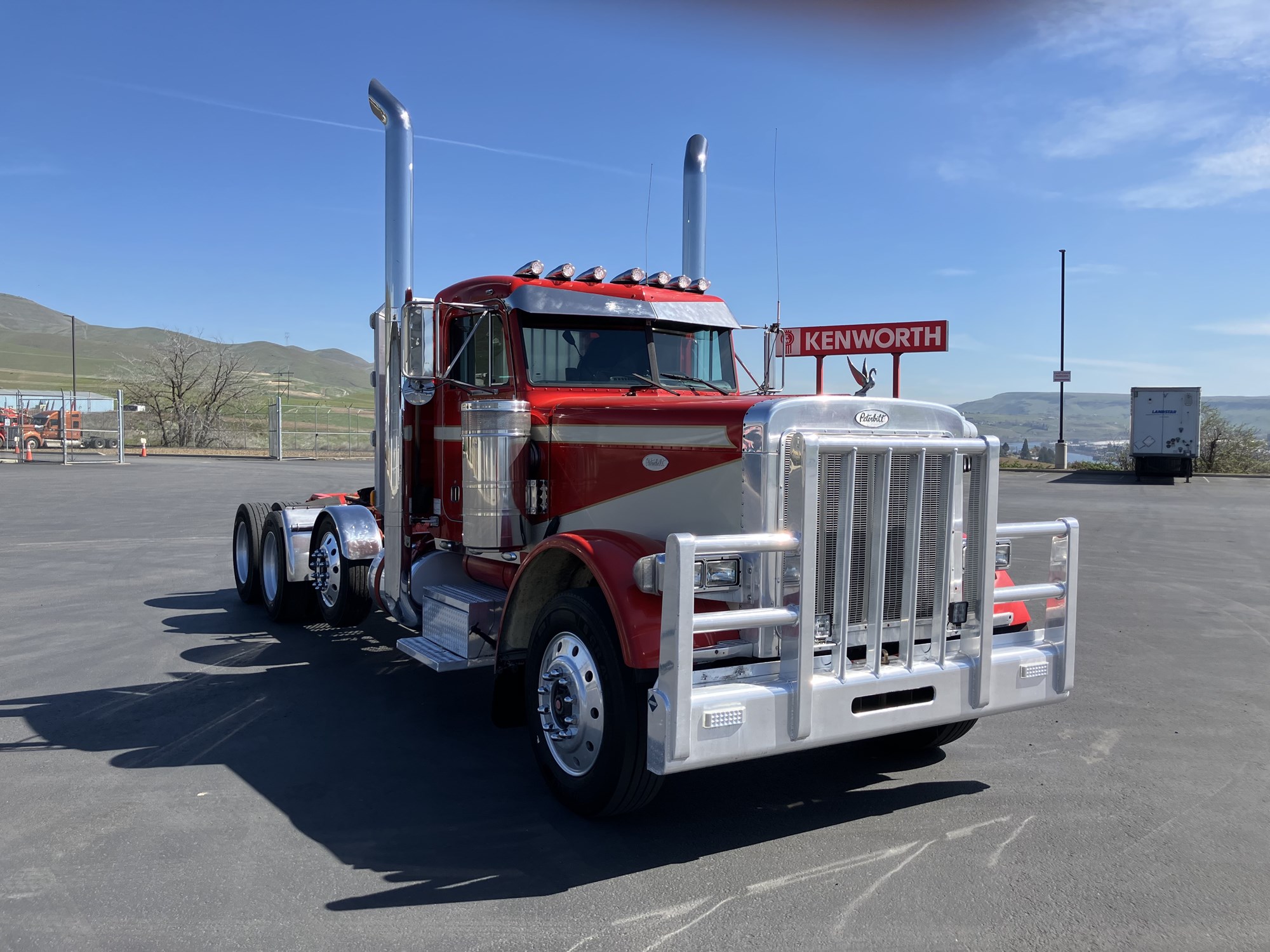 1997 Peterbilt 379 - image 2 of 6