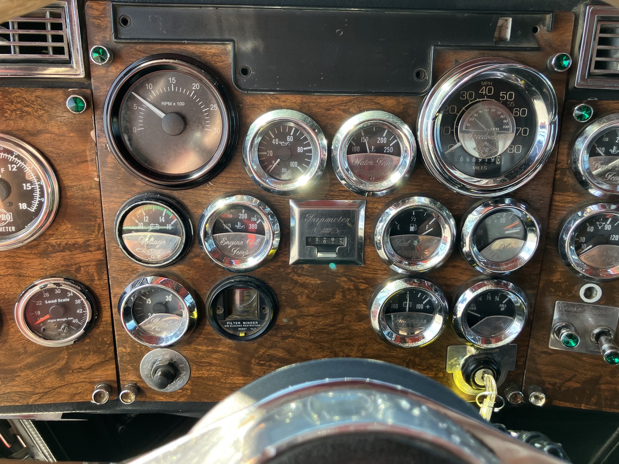 1997 Peterbilt 379 VN443778U-09 1997 Peterbilt 379 VN443778U-09
