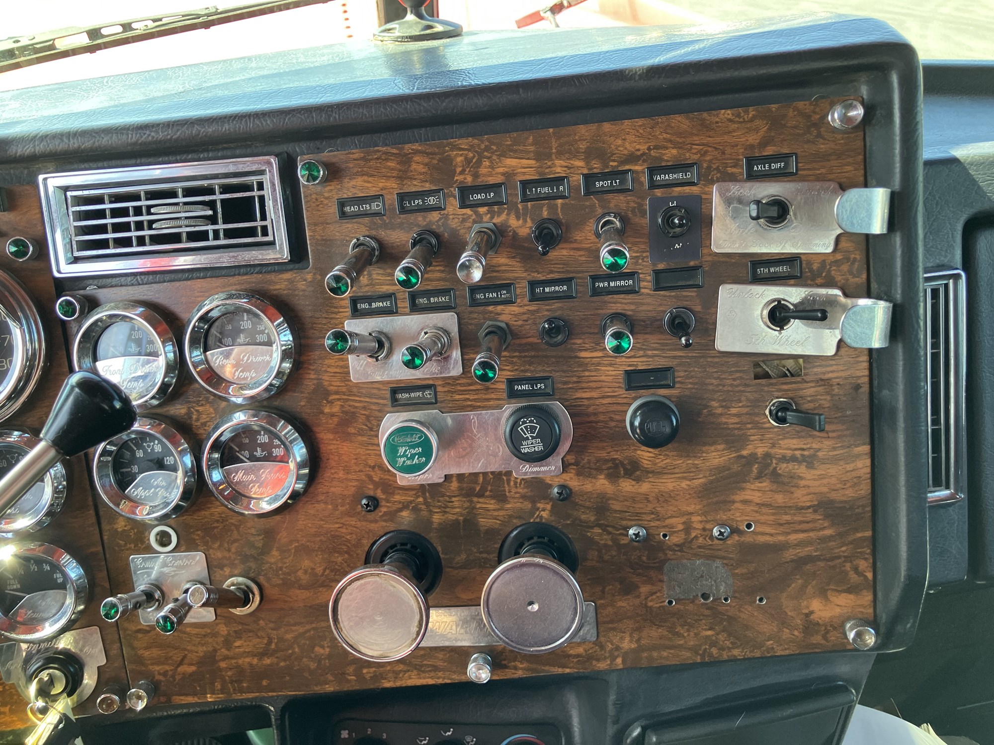 1997 Peterbilt 379 VN443778U-10 1997 Peterbilt 379 VN443778U-10