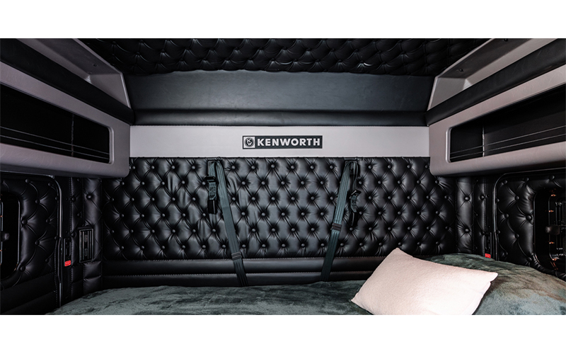 Kenworth W900 Legacy Edition Kenworth W900 Legacy Edition - image 3 of 6