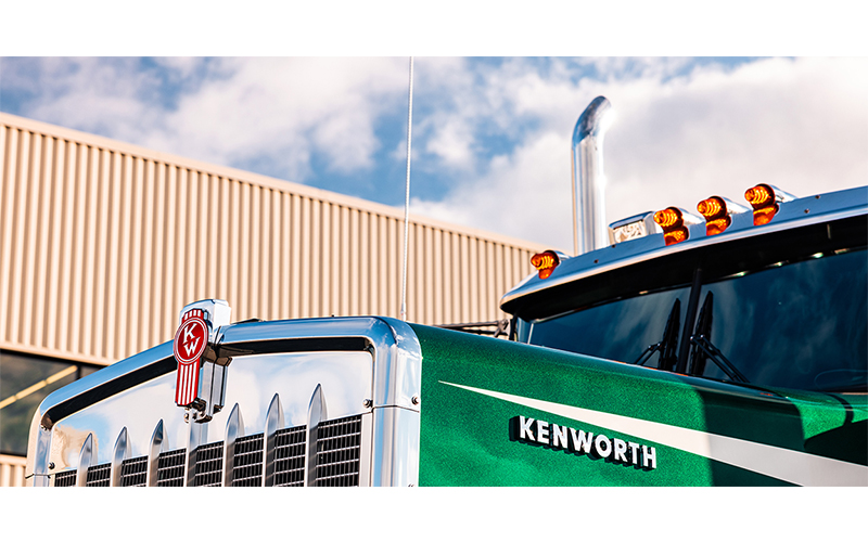 Kenworth W900 Legacy Edition Kenworth W900 Legacy Edition - image 4 of 6