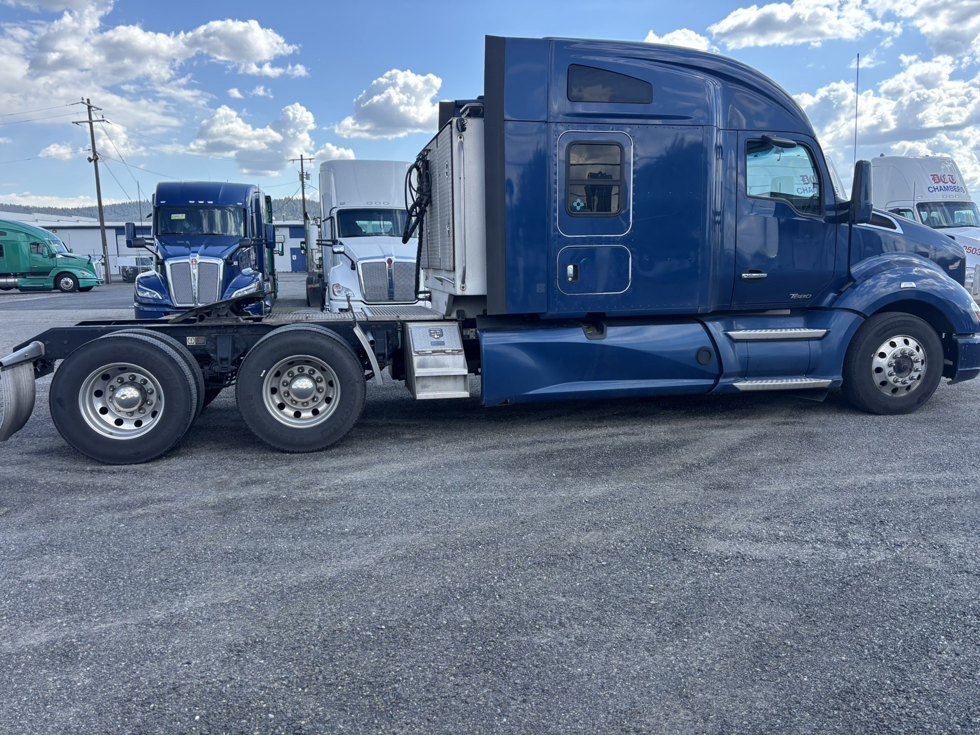 2017 Kenworth T680 - image 6 of 6