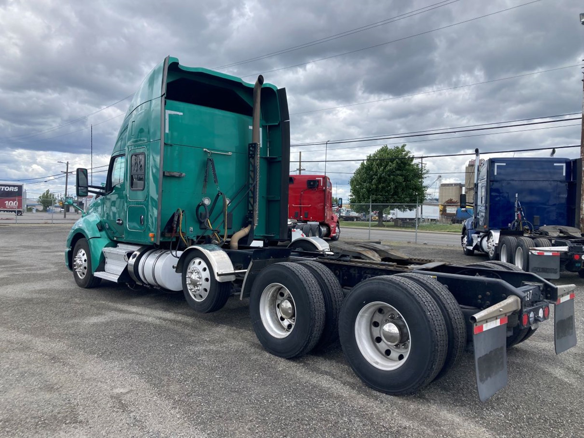 2021 Kenworth T680 2021 Kenworth T680 - image 3 of 6