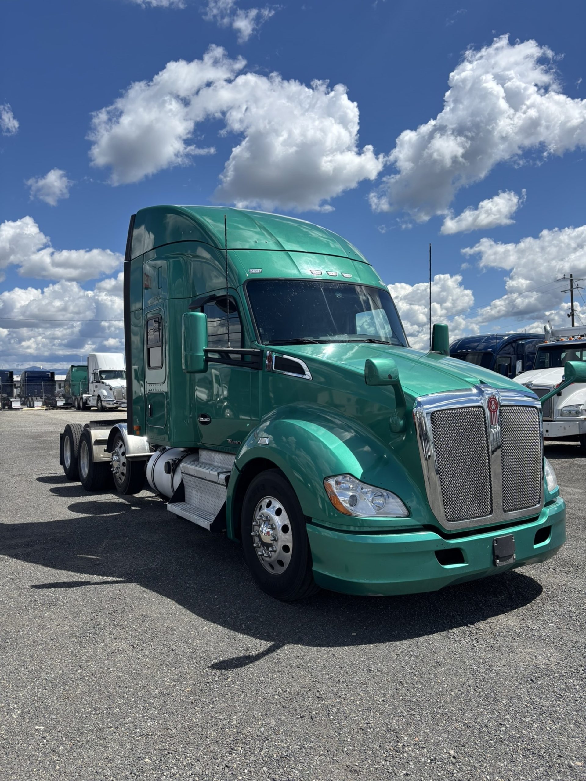 2021 Kenworth T680 2021 Kenworth T680 - image 4 of 6