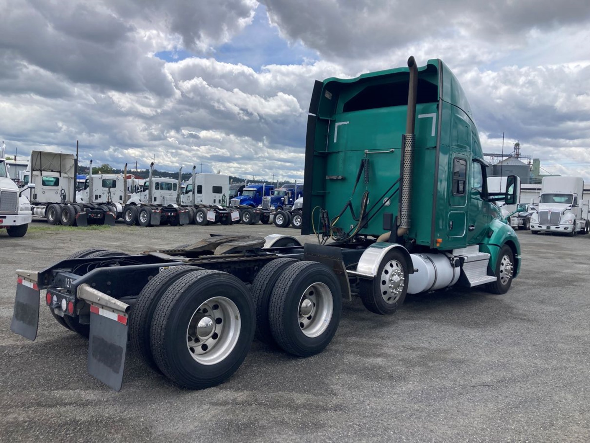 2021 Kenworth T680 2021 Kenworth T680 - image 4 of 6