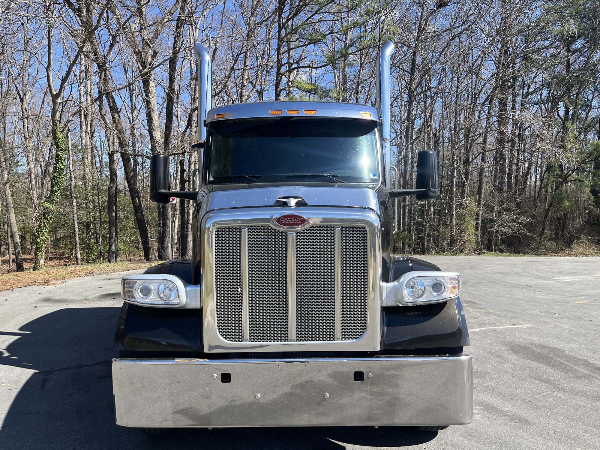 2022 Peterbilt 567 - image 2 of 6