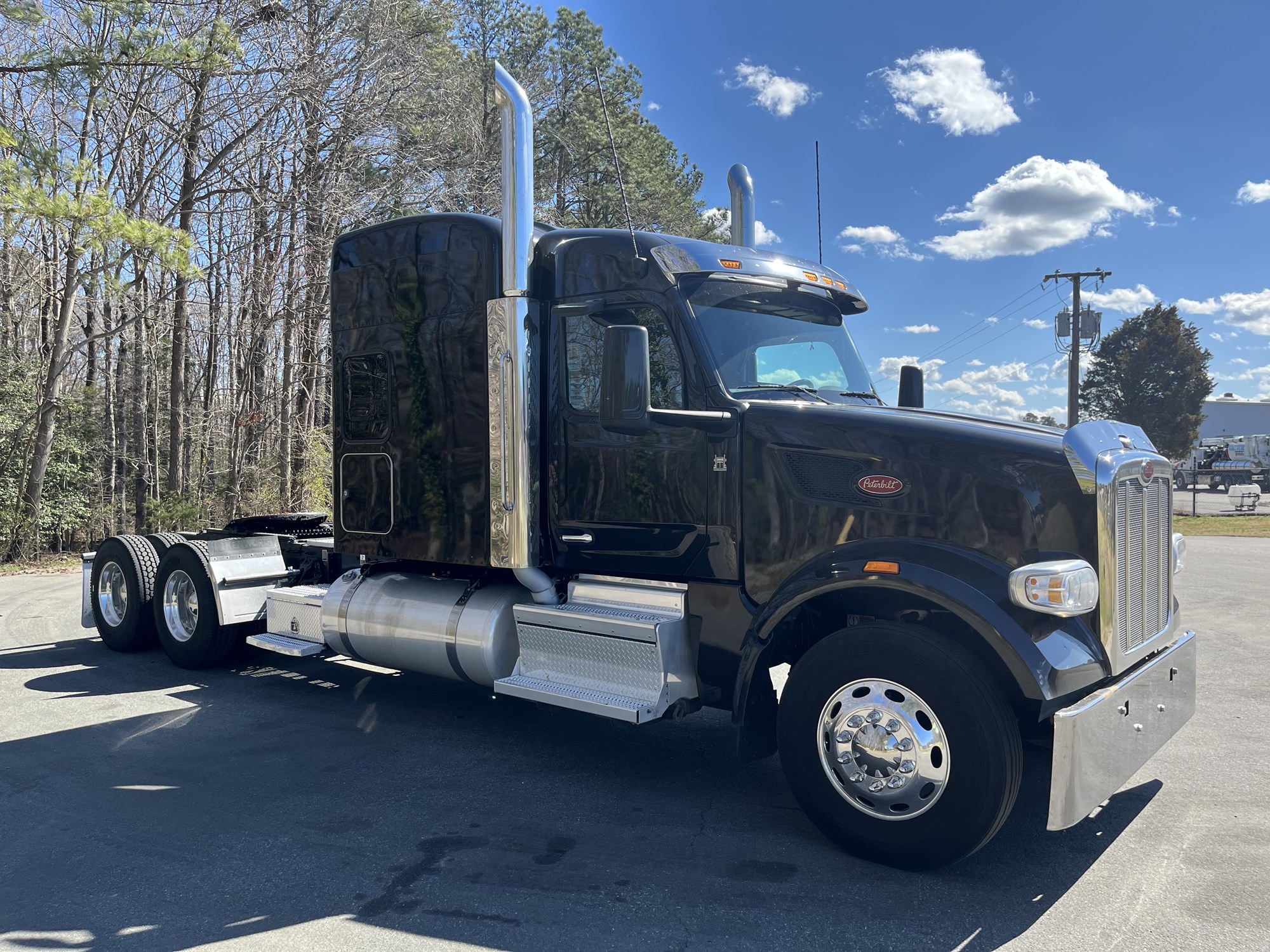 2022 Peterbilt 567 - image 3 of 6