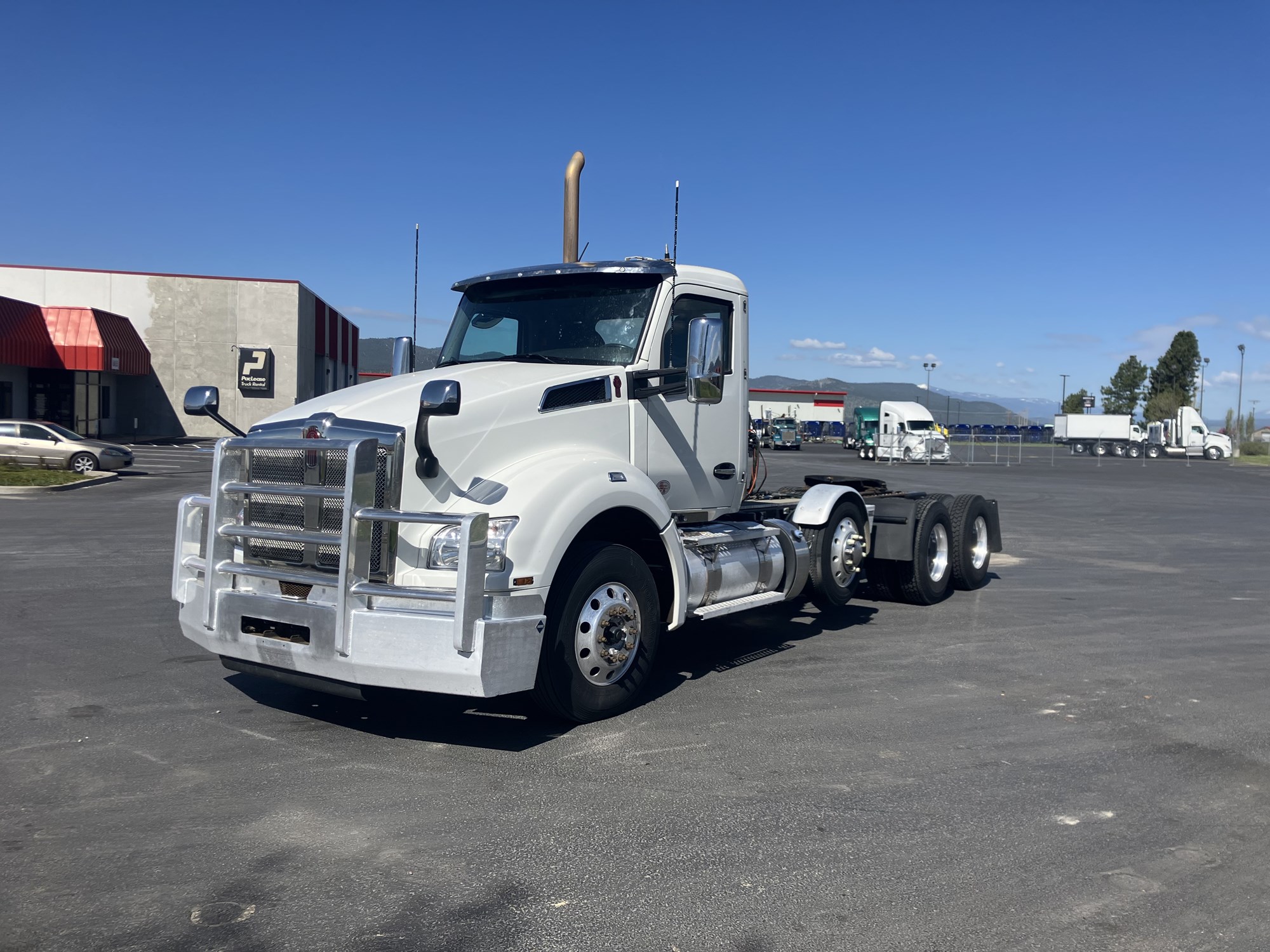 2022 Kenworth T880 - image 1 of 6