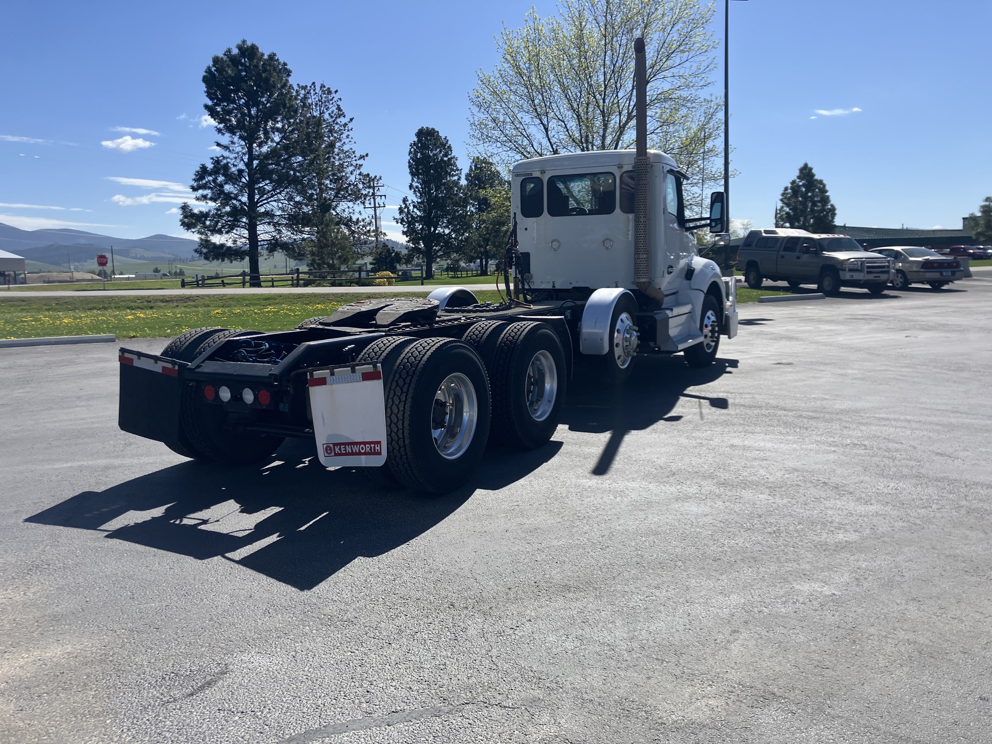 2022 Kenworth T880 - image 5 of 6