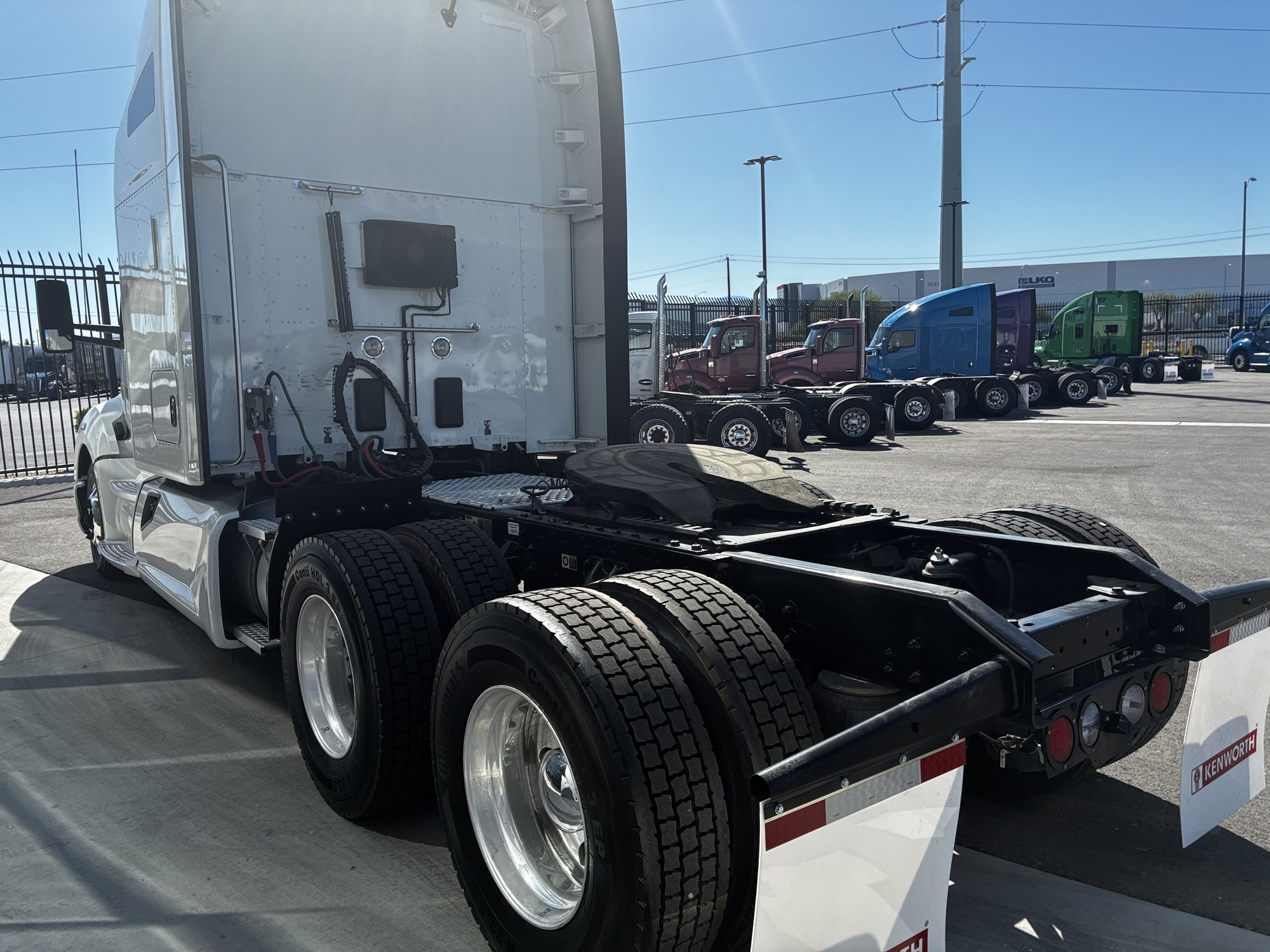 2022 Kenworth T680 2022 Kenworth T680 - image 5 of 6