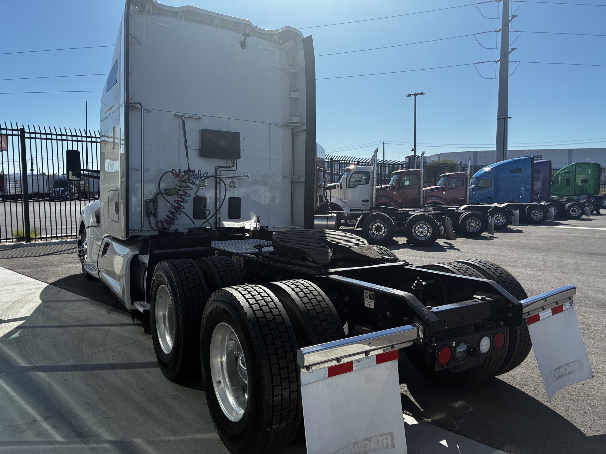 2022 Kenworth T680 2022 Kenworth T680 - image 5 of 6