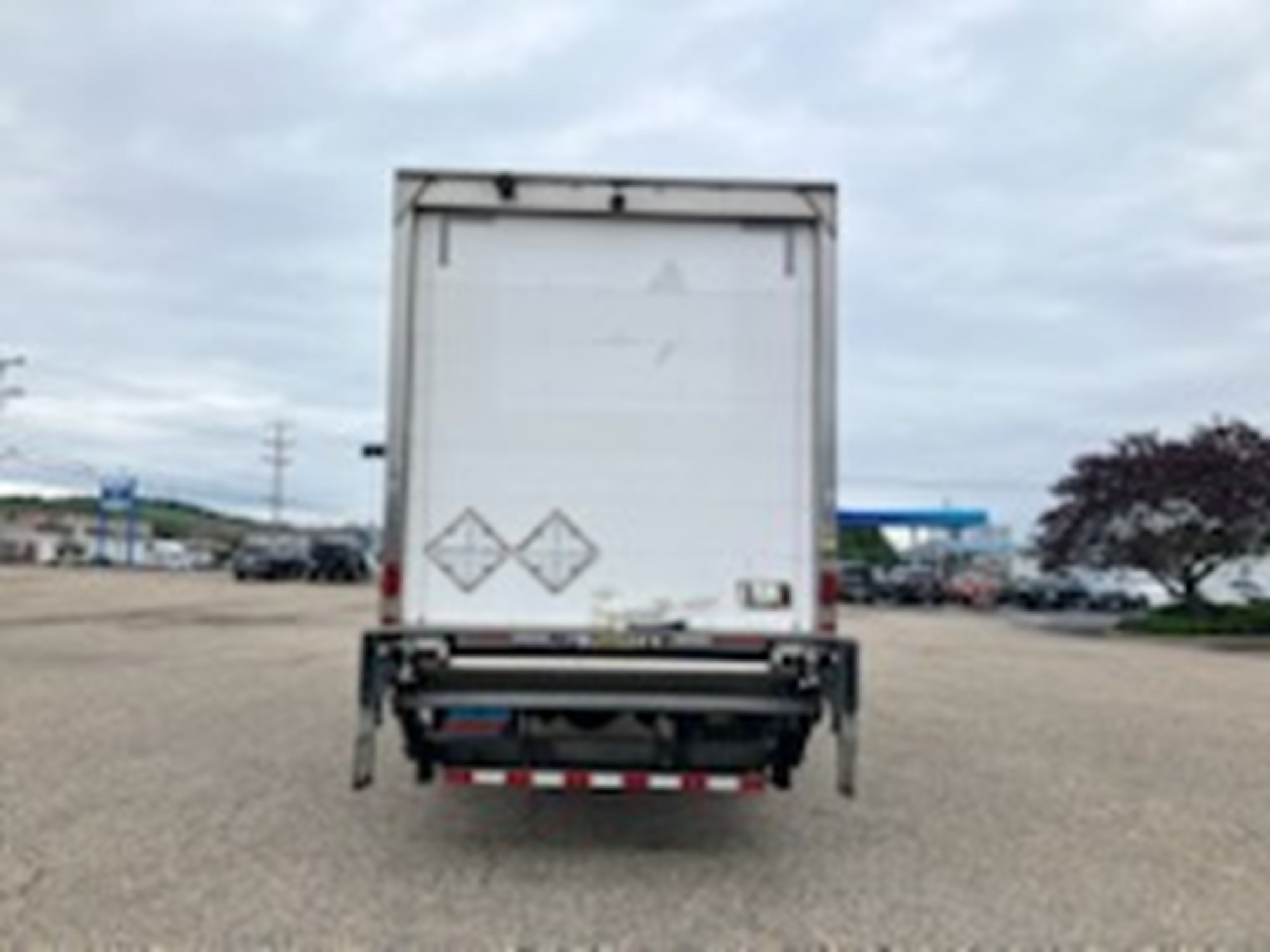 2022 Kenworth T270 - image 3 of 5