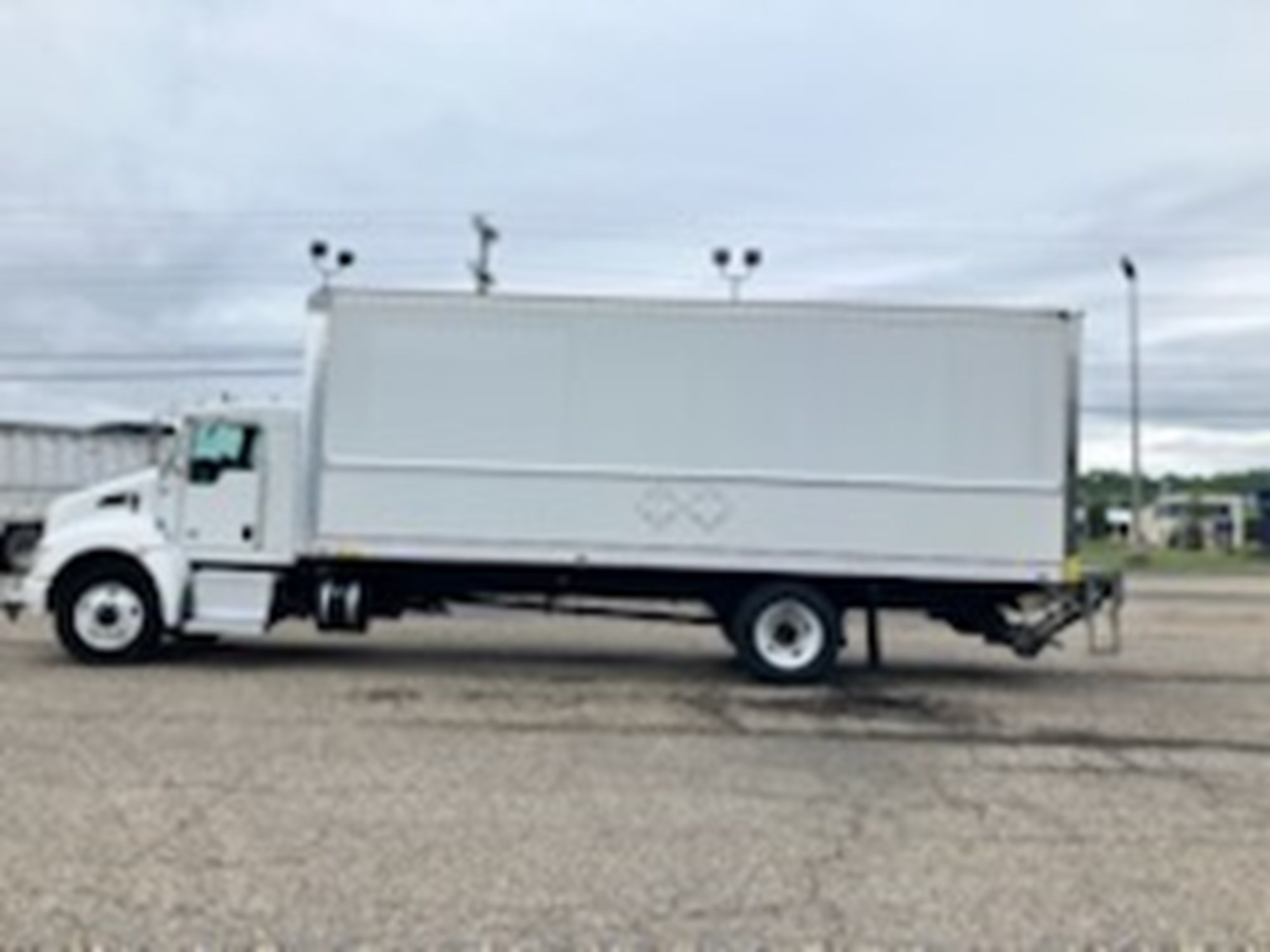 2022 Kenworth T270 - image 5 of 5