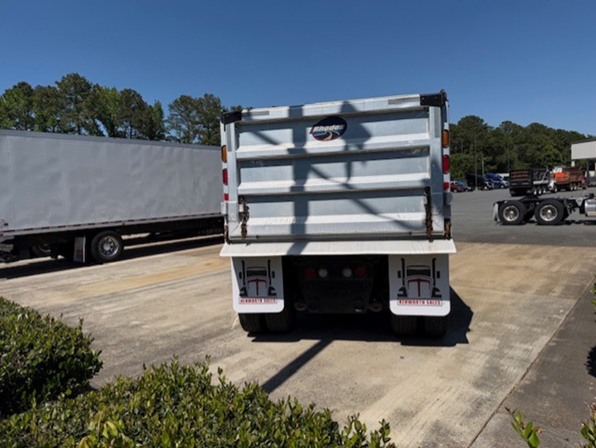2022 Kenworth T370 - image 4 of 6