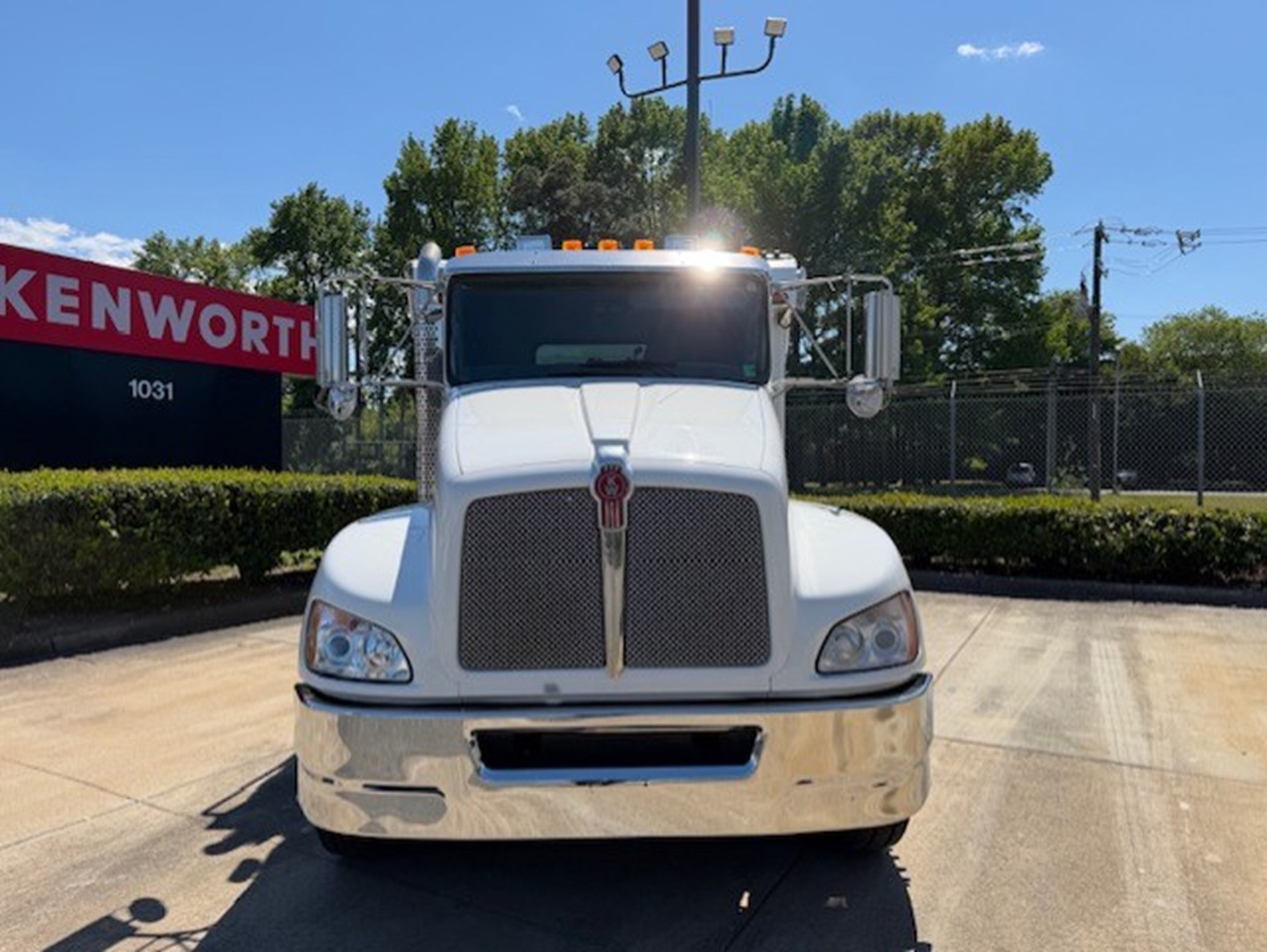 2022 Kenworth T370 - image 6 of 6