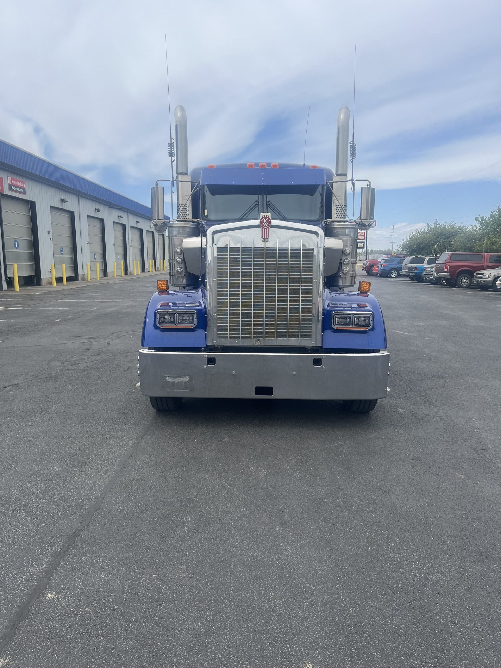 2022 Kenworth W900 2022 Kenworth W900 - image 2 of 6
