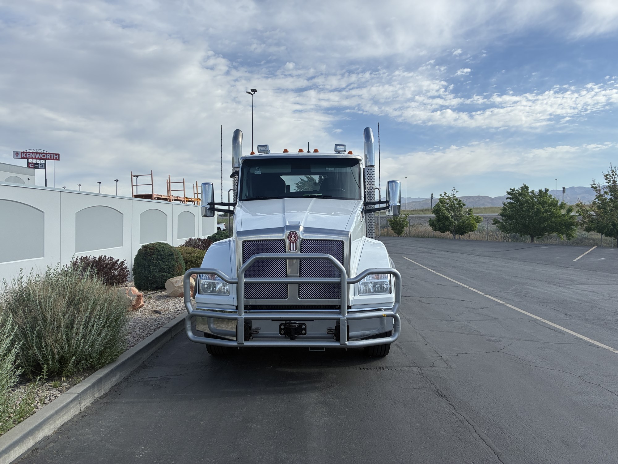 2023 Kenworth T880 2023 Kenworth T880 - image 3 of 6