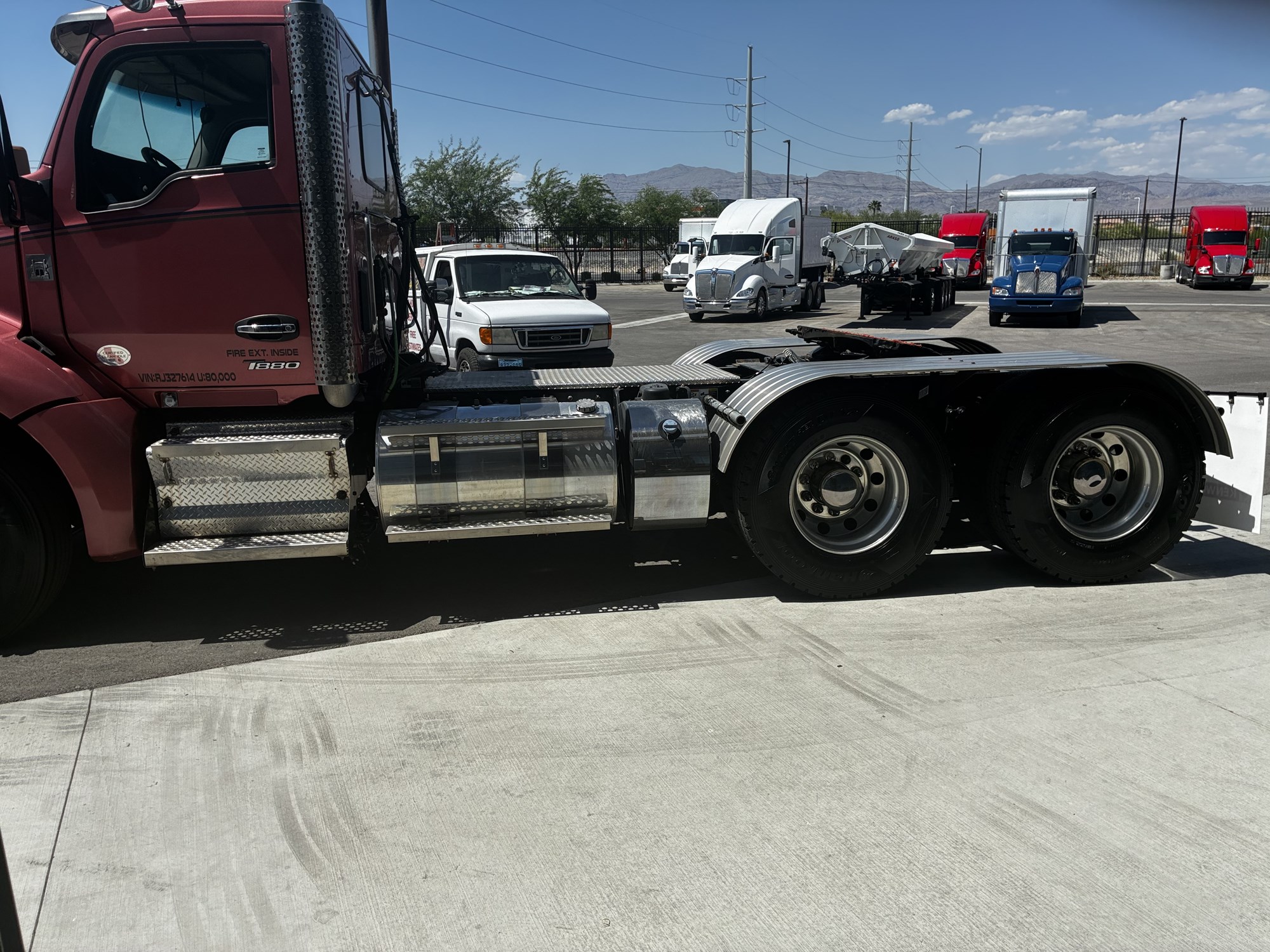 2024 Kenworth T880 - image 6 of 6