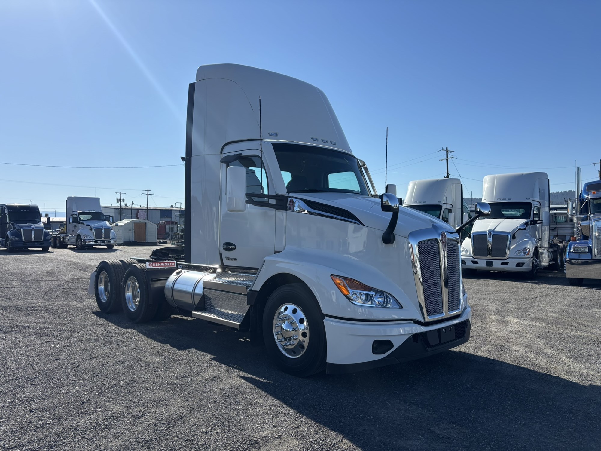2025 Kenworth T680 - image 6 of 6