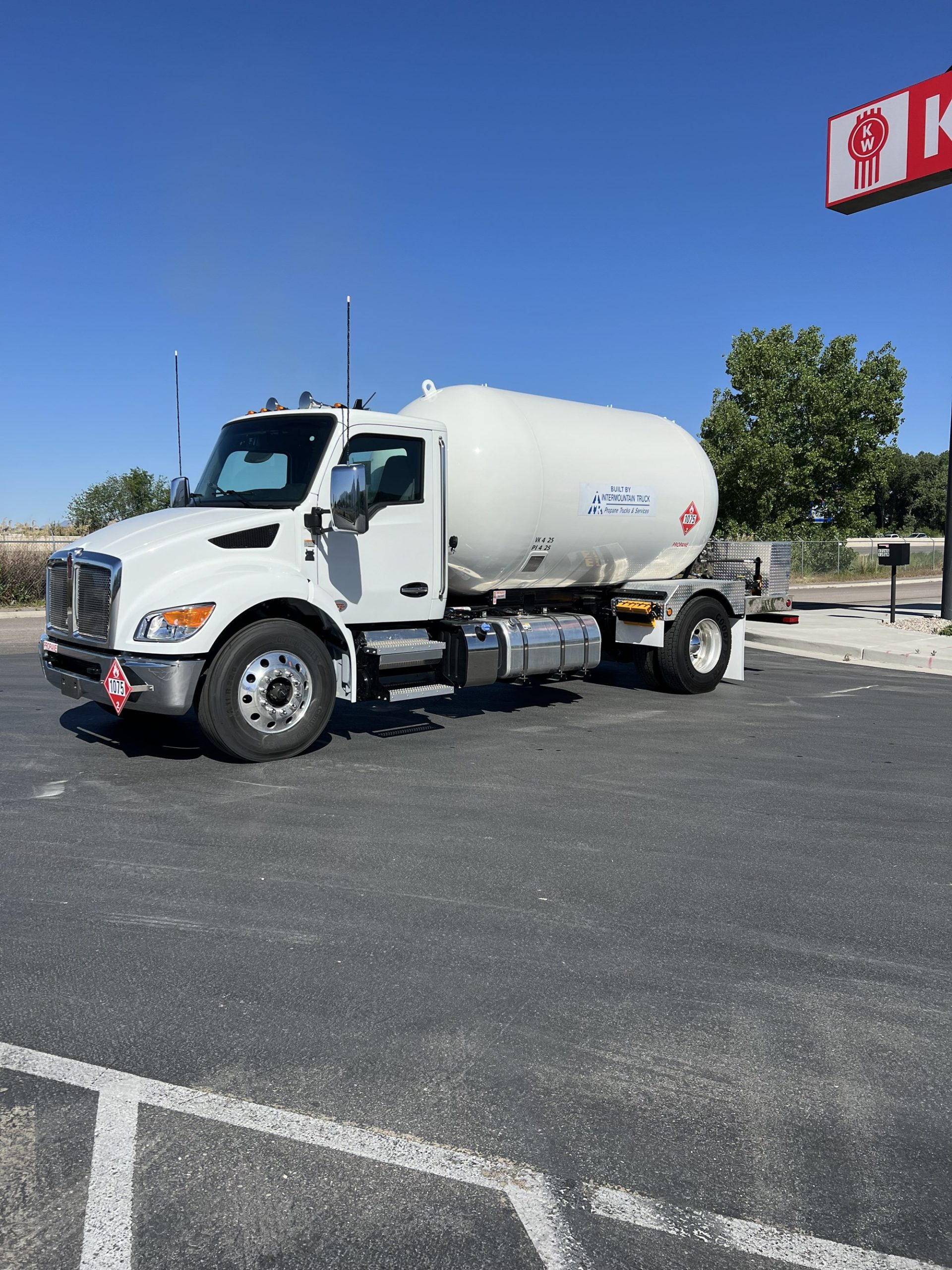 2025 Kenworth T380 2025 Kenworth T380 - image 1 of 6