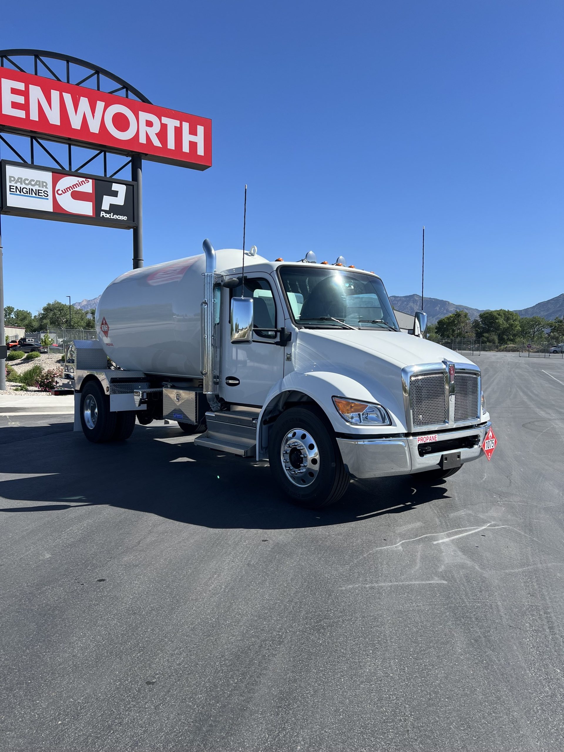 2025 Kenworth T380 2025 Kenworth T380 - image 3 of 6