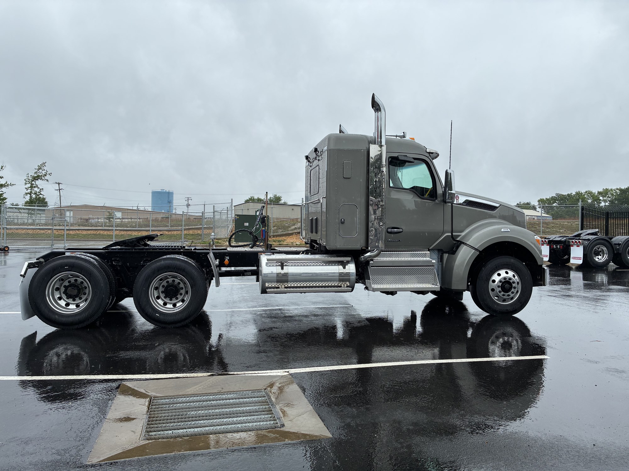 2027 Kenworth T880 2027 Kenworth T880 - image 6 of 6
