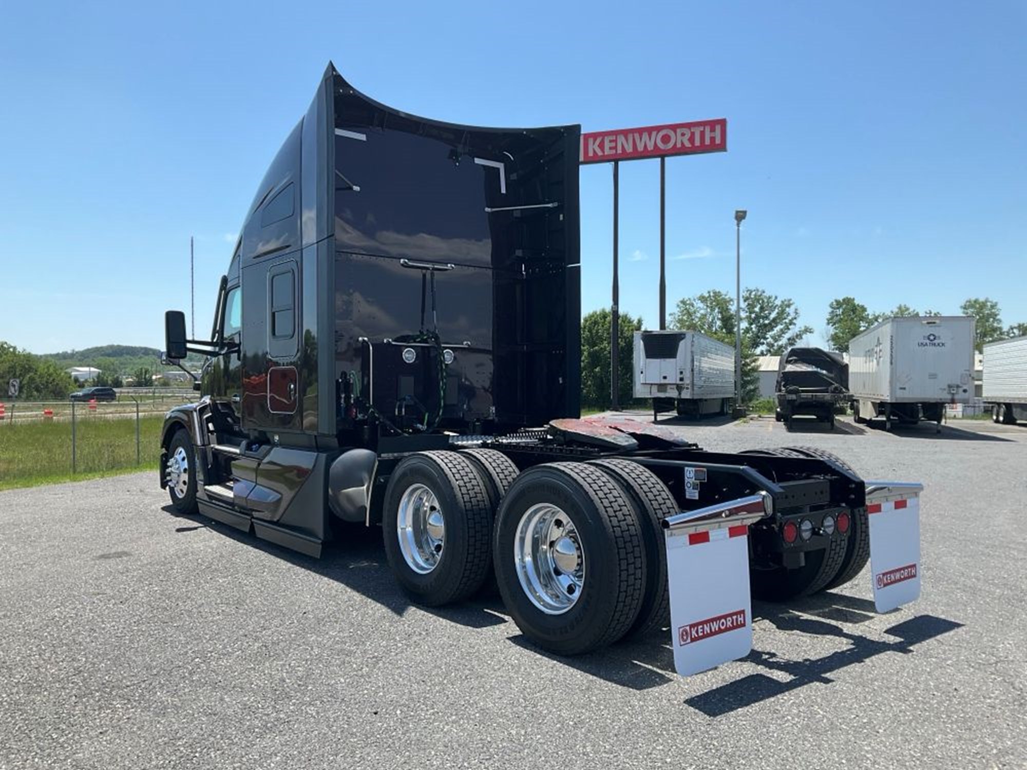 2027 Kenworth T680 Next Gen 2027 Kenworth T680 Next Gen - image 3 of 6