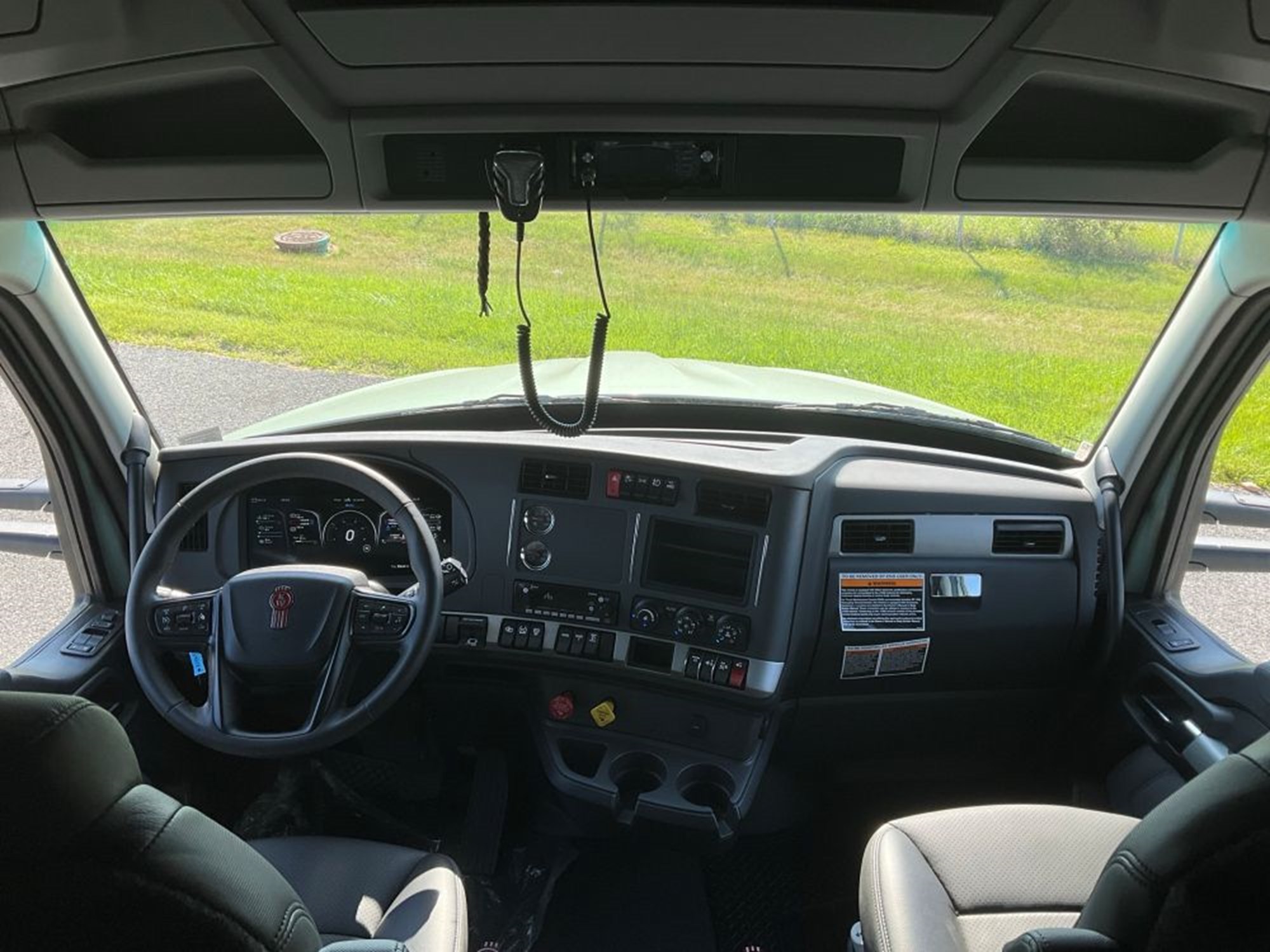 2027 Kenworth T680 Next Gen VJ255037-18 2027 Kenworth T680 Next Gen VJ255037-18