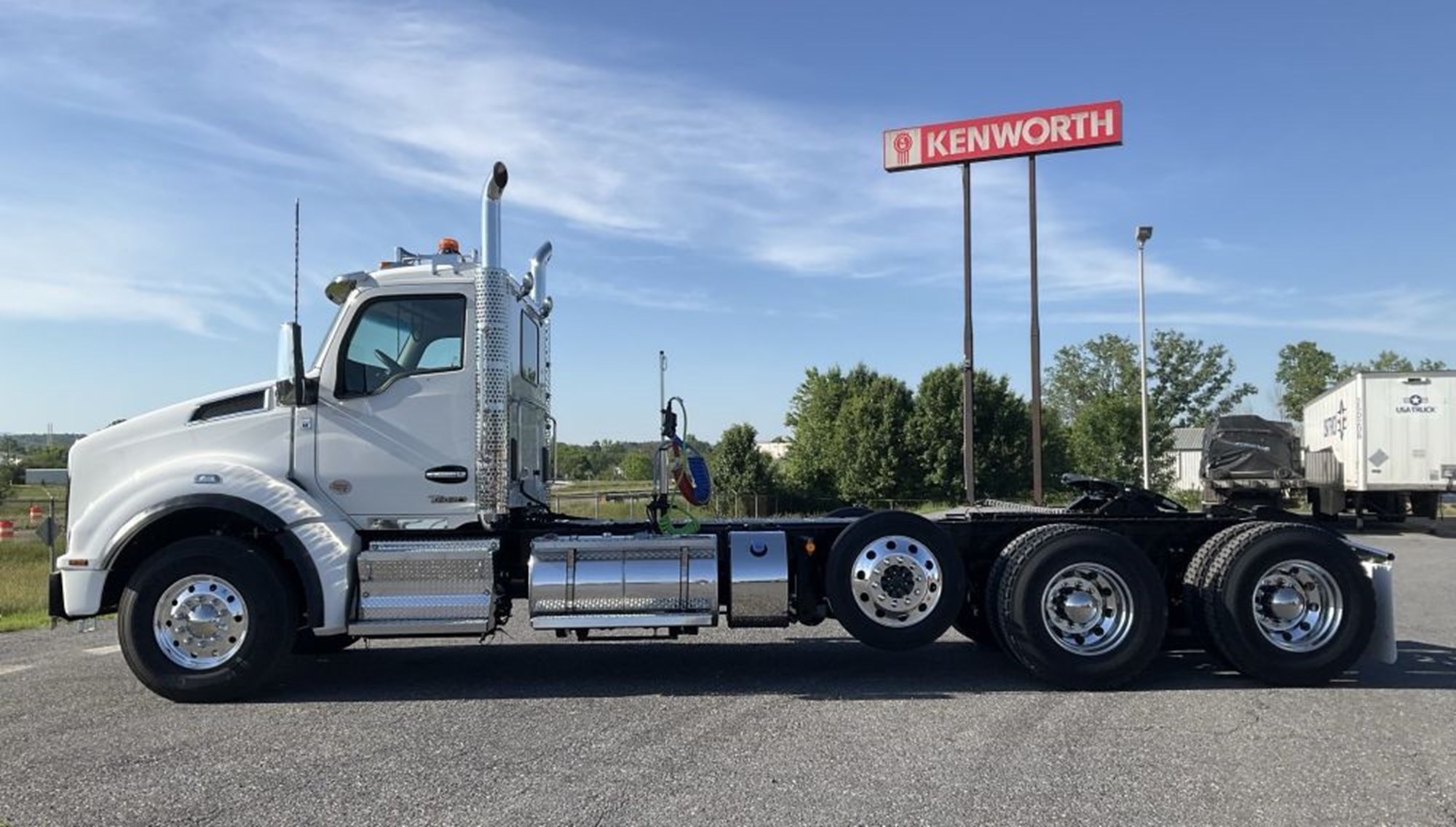 2027 Kenworth T880 2027 Kenworth T880 - image 2 of 6