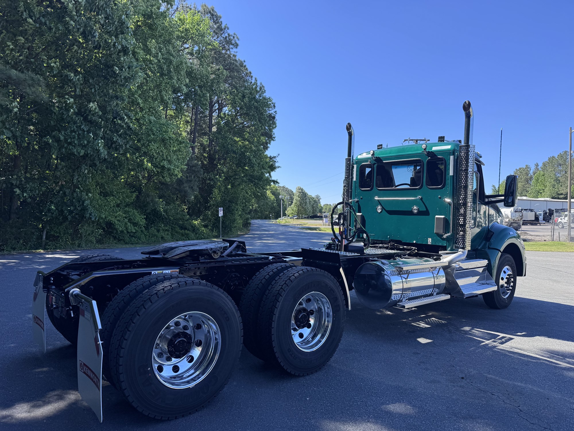 2027 Kenworth T880 2027 Kenworth T880 - image 5 of 6