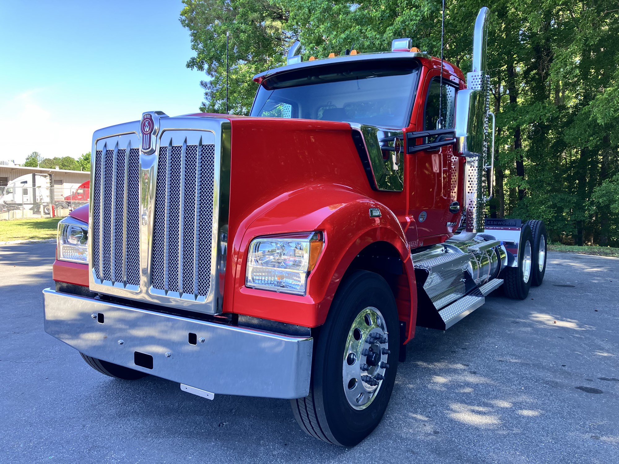 2027 Kenworth W990 2027 Kenworth W990 - image 1 of 6