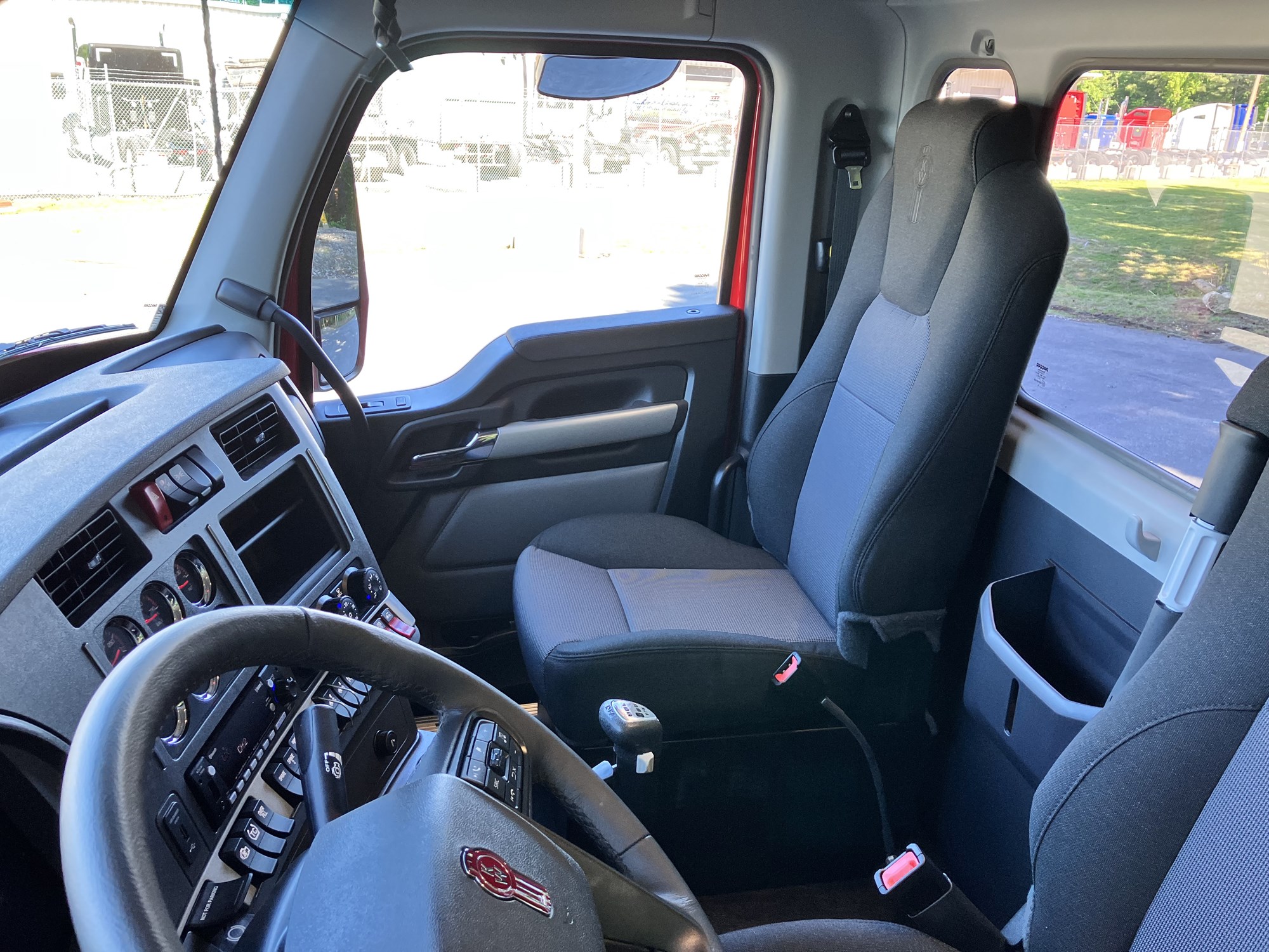 2027 Kenworth W990 VJ255084-08 2027 Kenworth W990 VJ255084-08