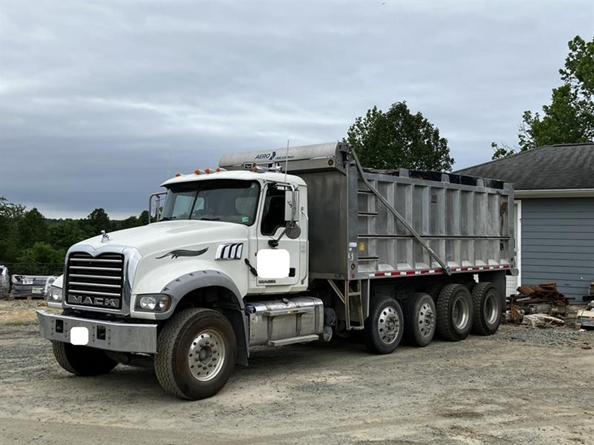 2014 Mack CV713 Granite EM020687U-01 2014 Mack CV713 Granite EM020687U-01
