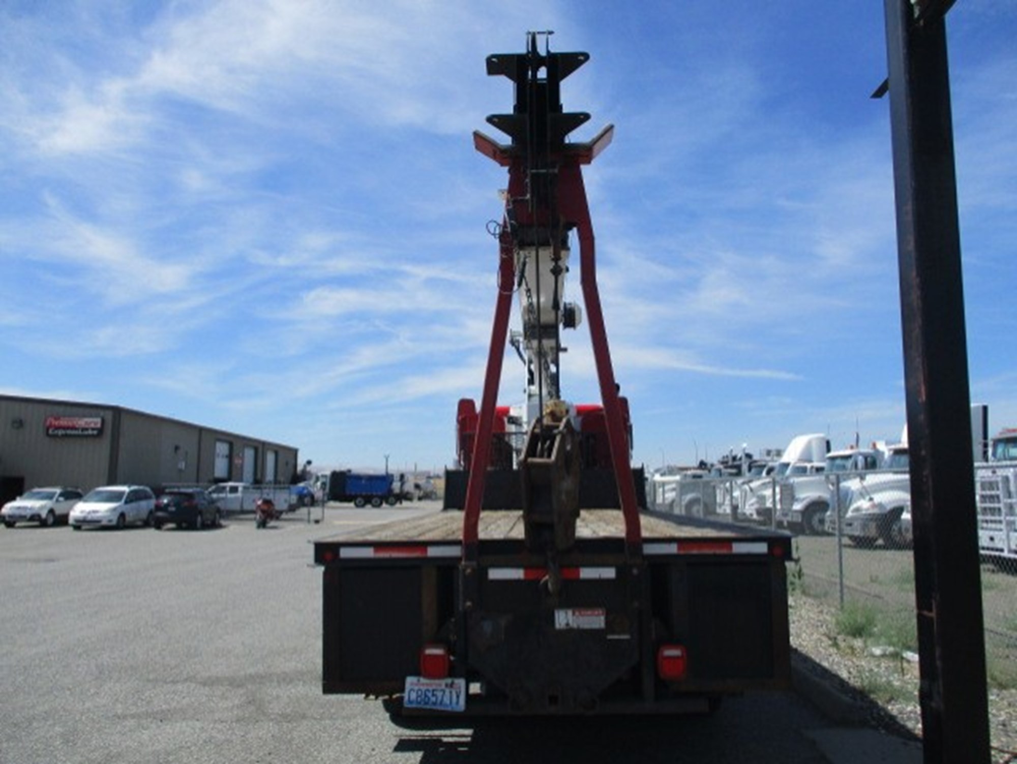 2015 Peterbilt 348 - image 4 of 6