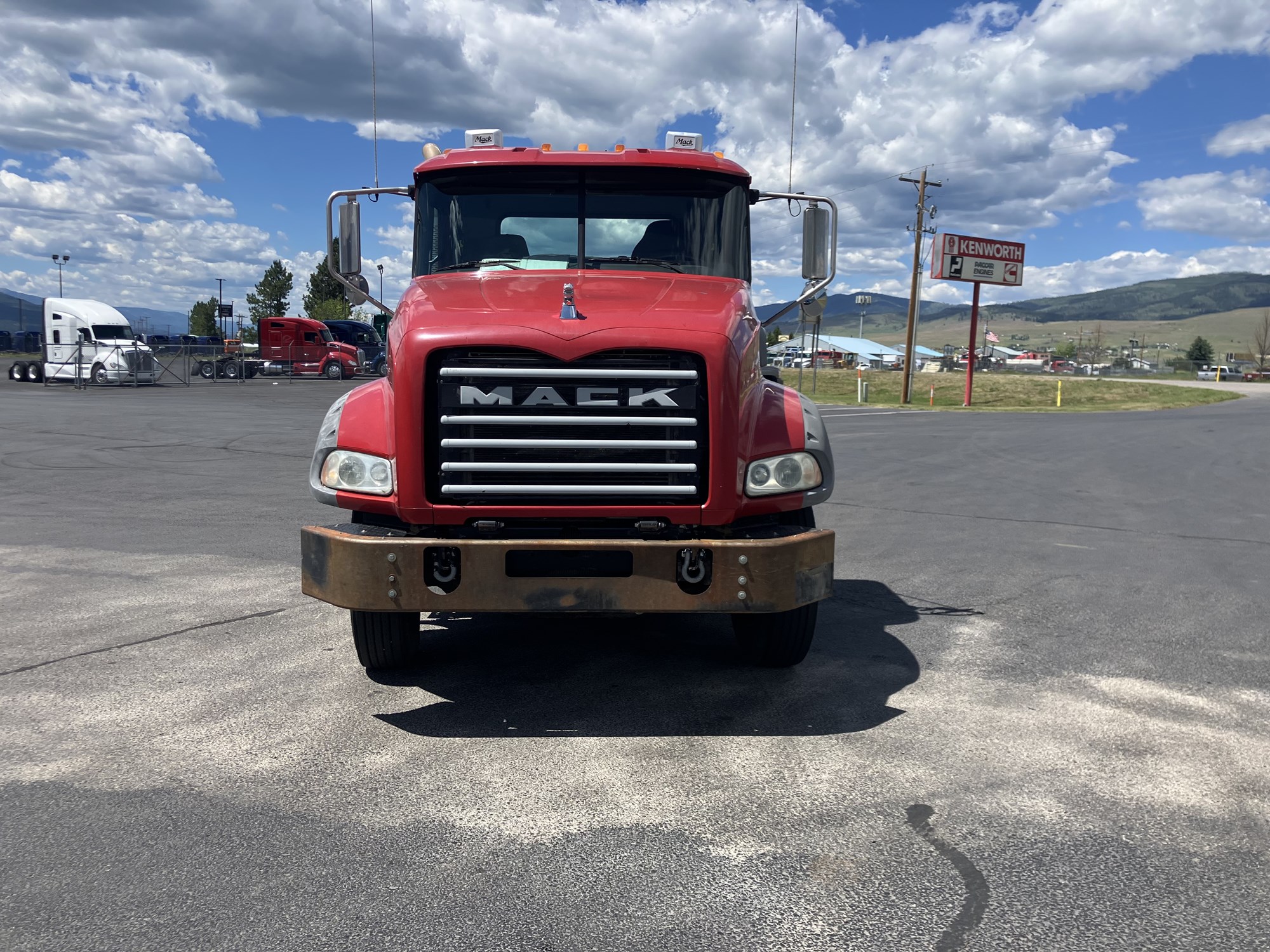 2016 Mack Granite 2016 Mack Granite - image 2 of 6