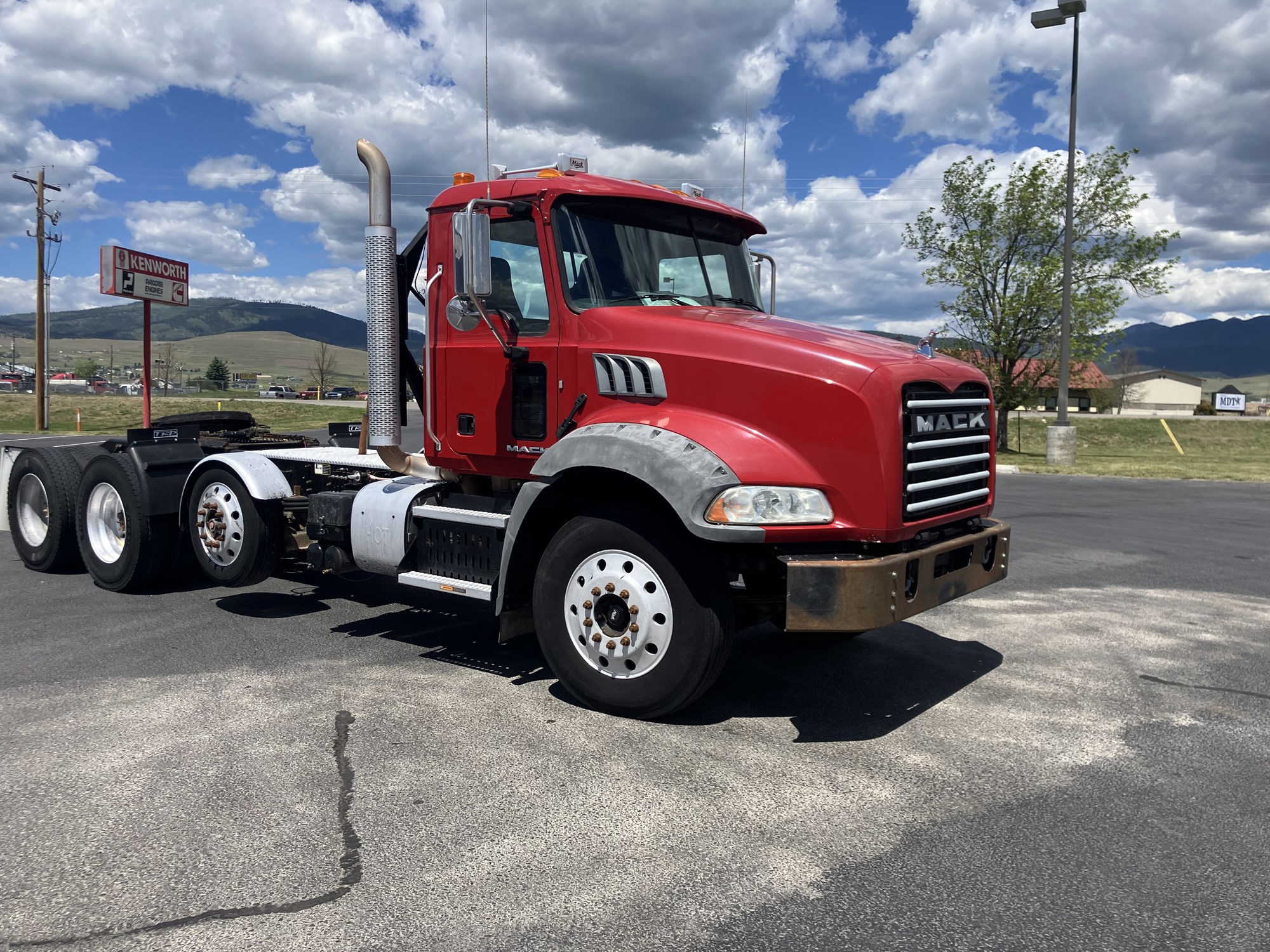 2016 Mack Granite 2016 Mack Granite - image 3 of 6