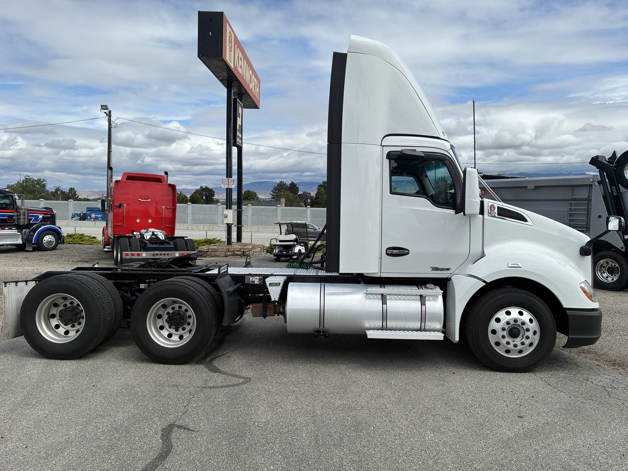 2019 Kenworth T680 - image 6 of 6
