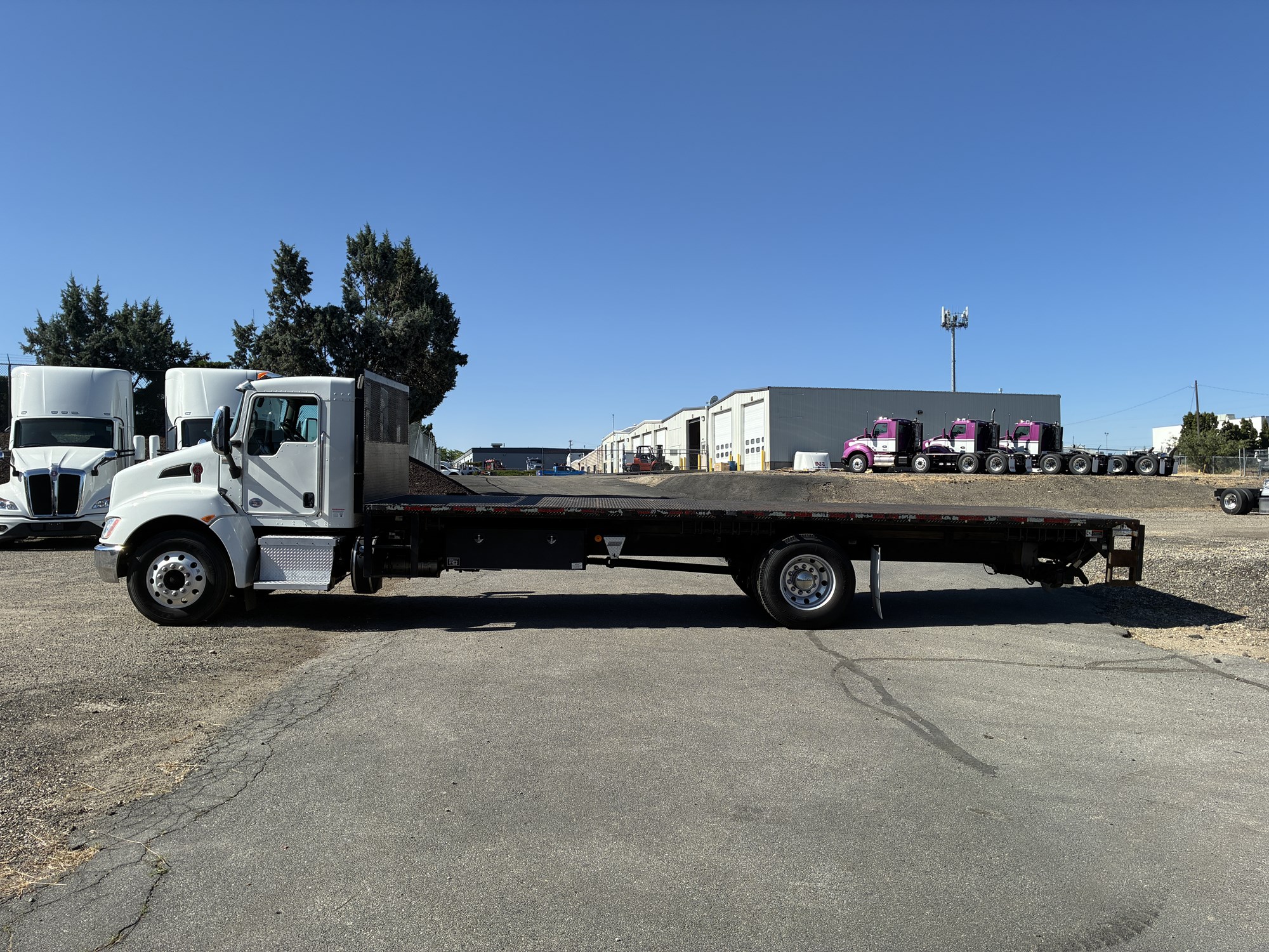 2020 Kenworth T270 2020 Kenworth T270 - image 2 of 6